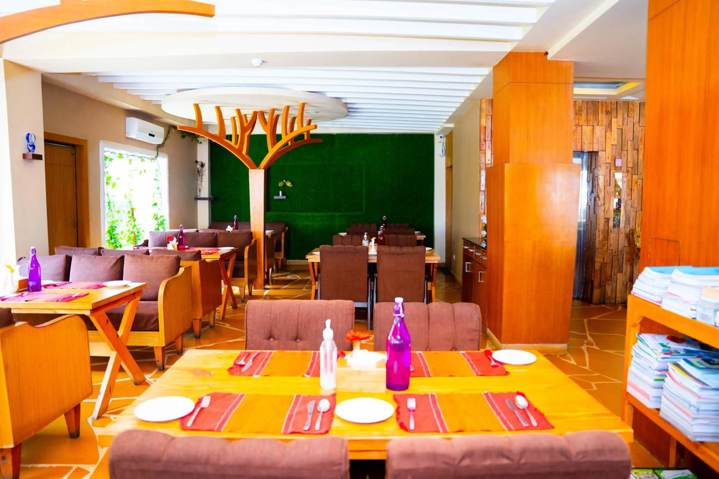 Restaurant/places to eat in Teeka Resort Suites & Spa