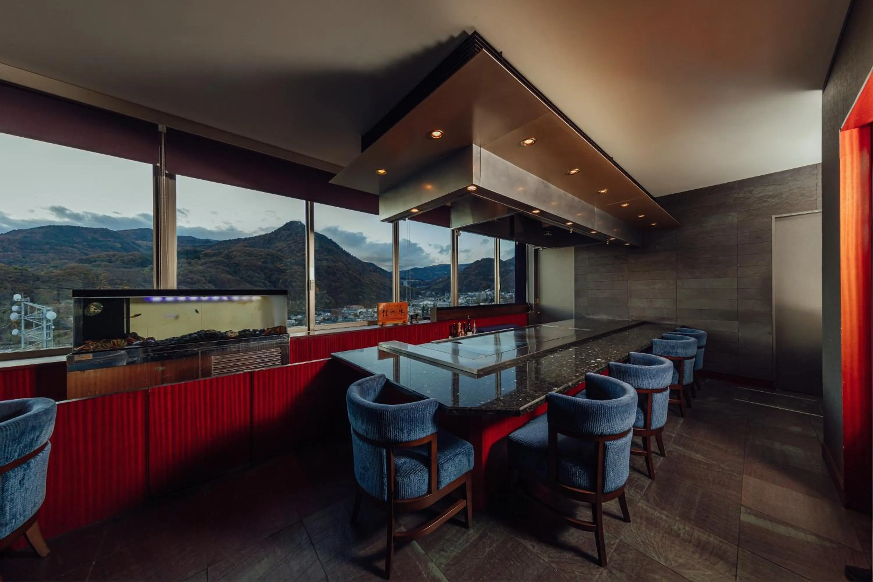 Food and drinks in Kokusai 21 International Hotel