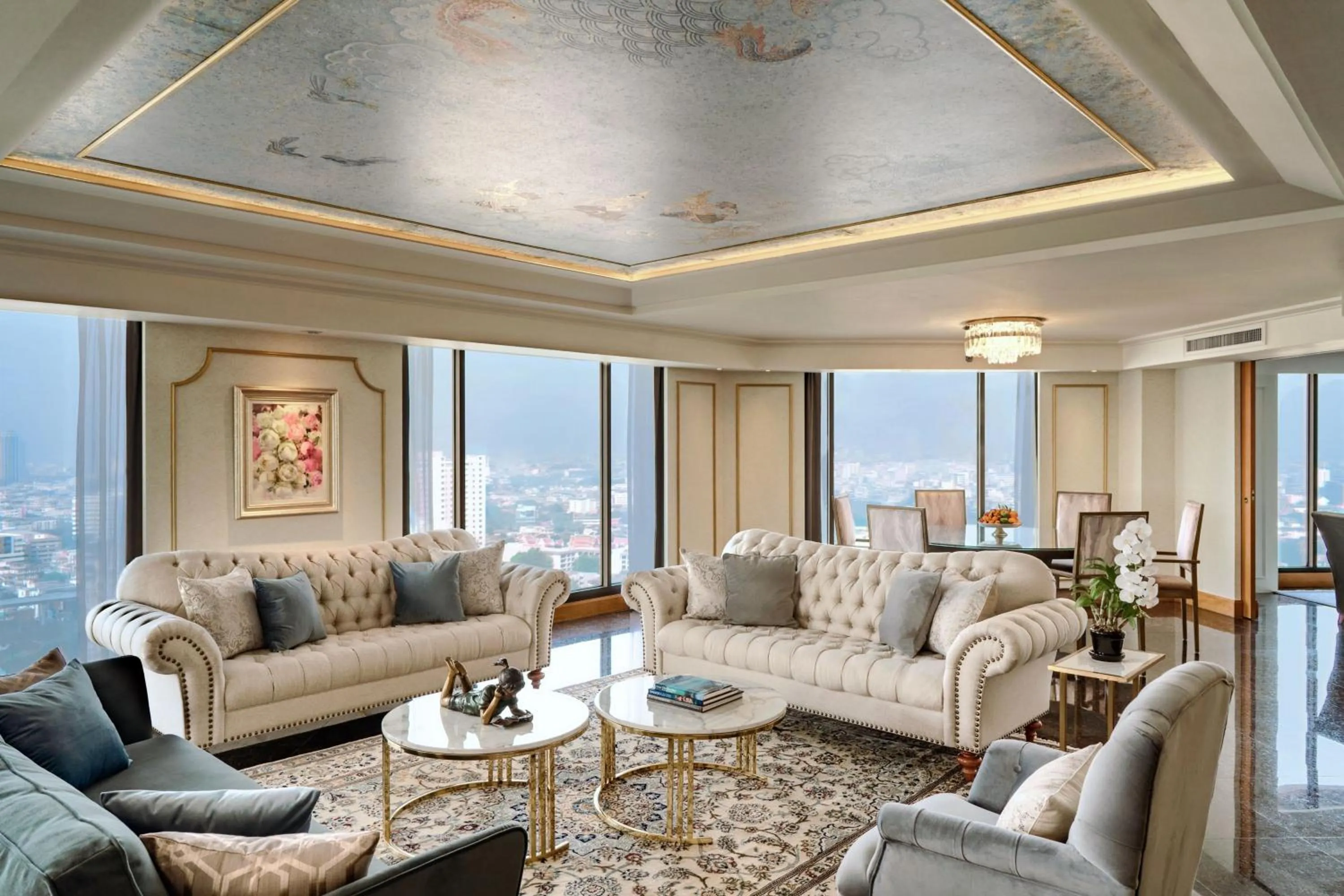 Living room in Royal Orchid Sheraton Riverside Hotel Bangkok