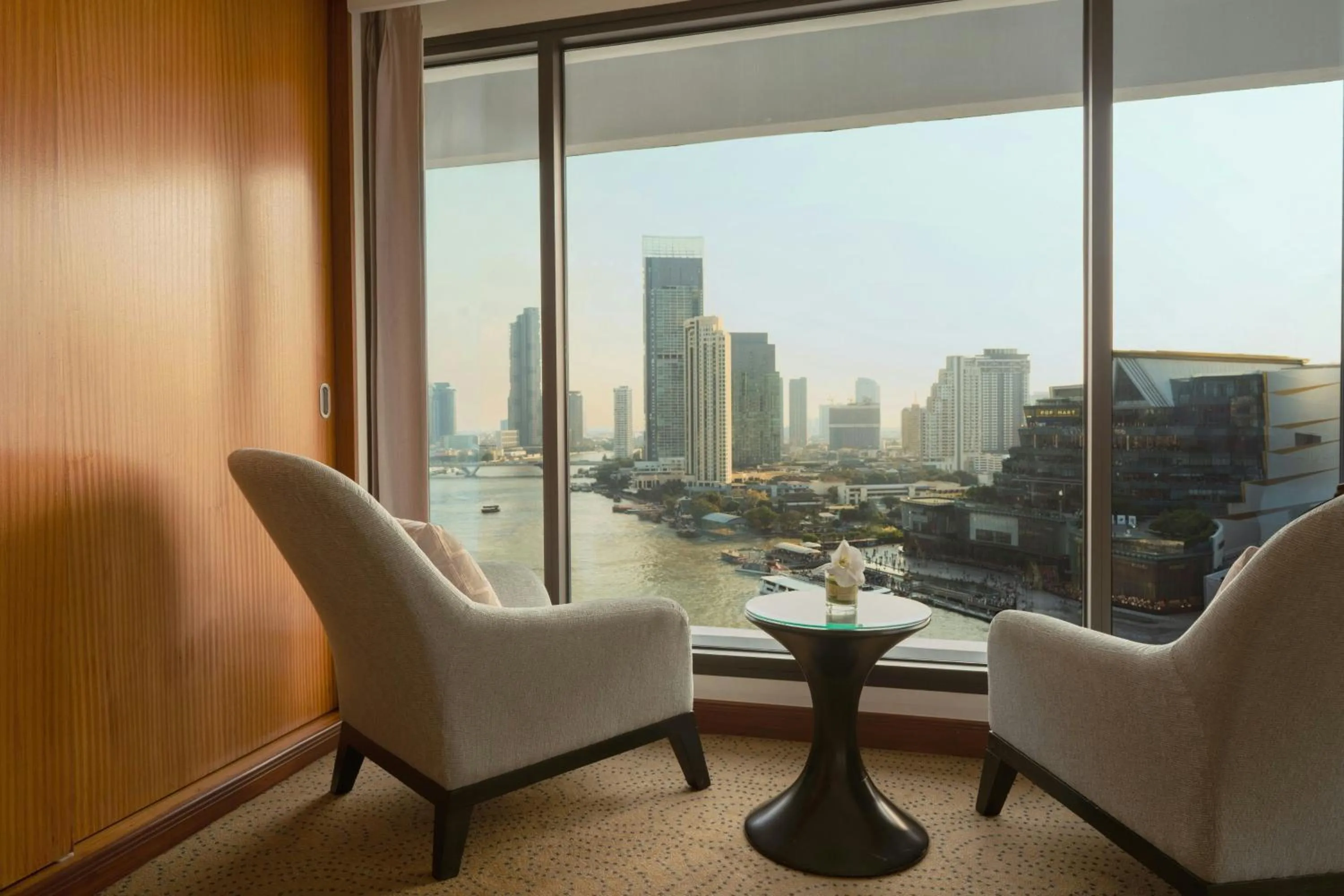 Photo of the whole room in Royal Orchid Sheraton Riverside Hotel Bangkok