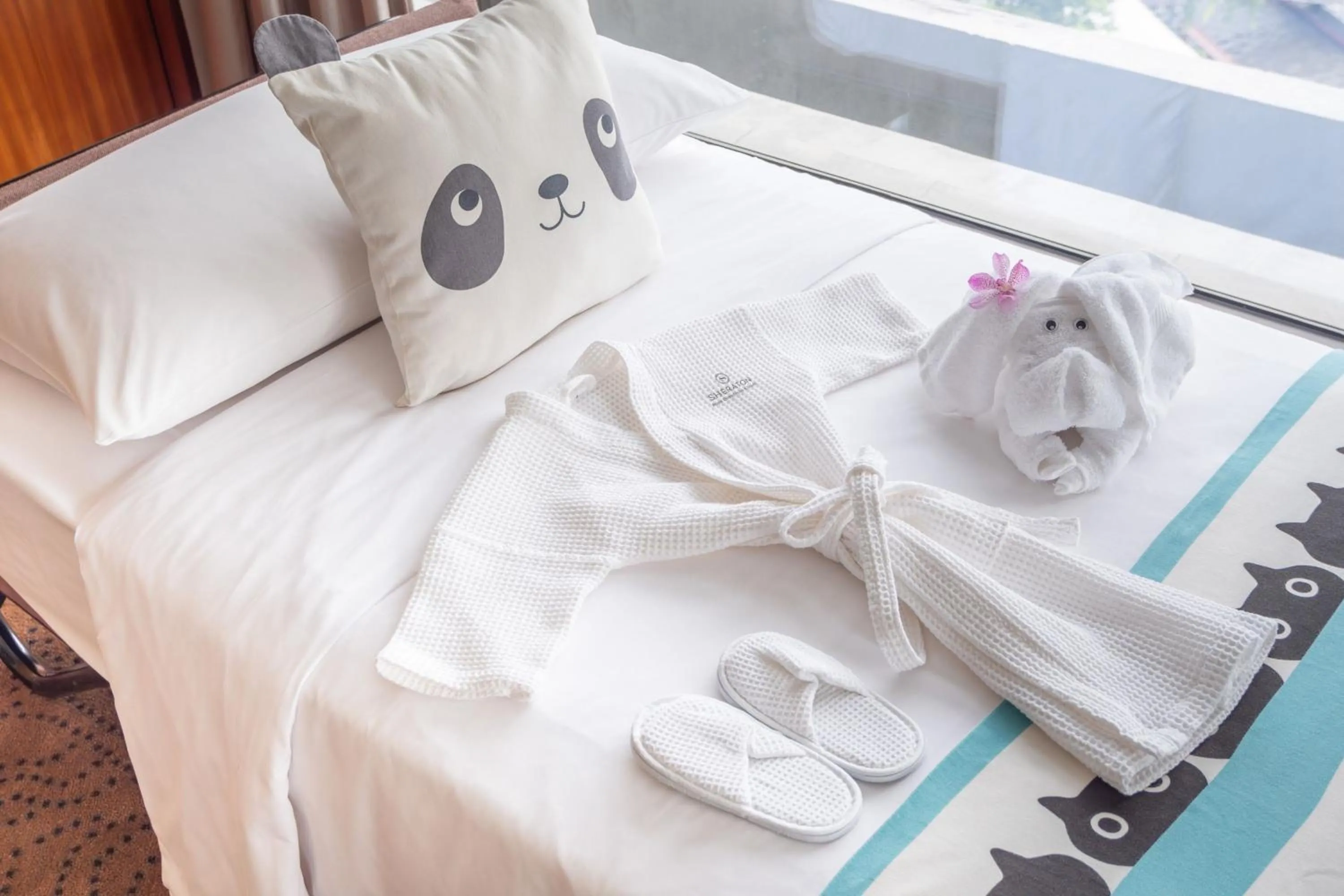 Bedroom, Bed in Royal Orchid Sheraton Riverside Hotel Bangkok