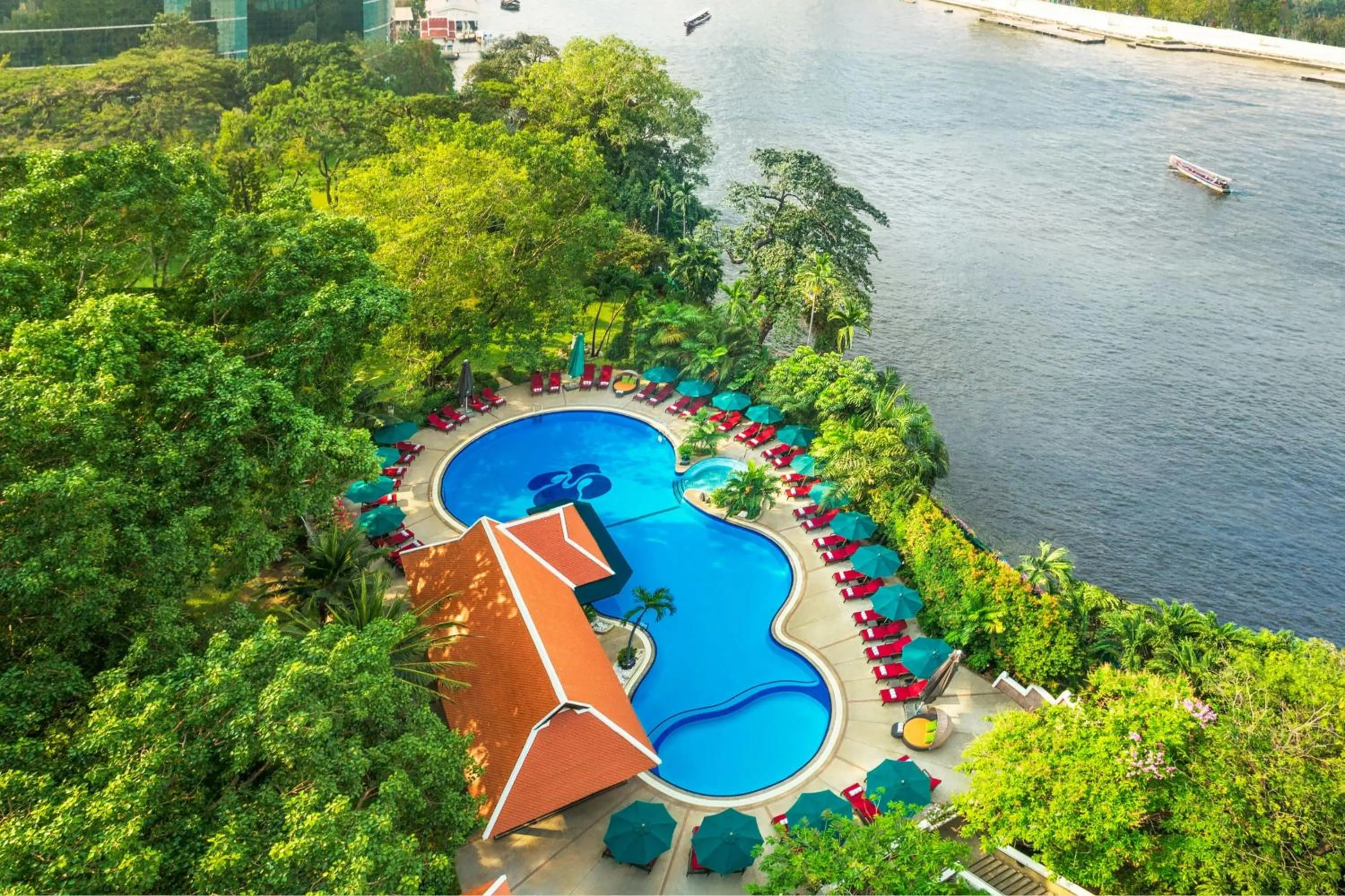 Swimming pool in Royal Orchid Sheraton Riverside Hotel Bangkok