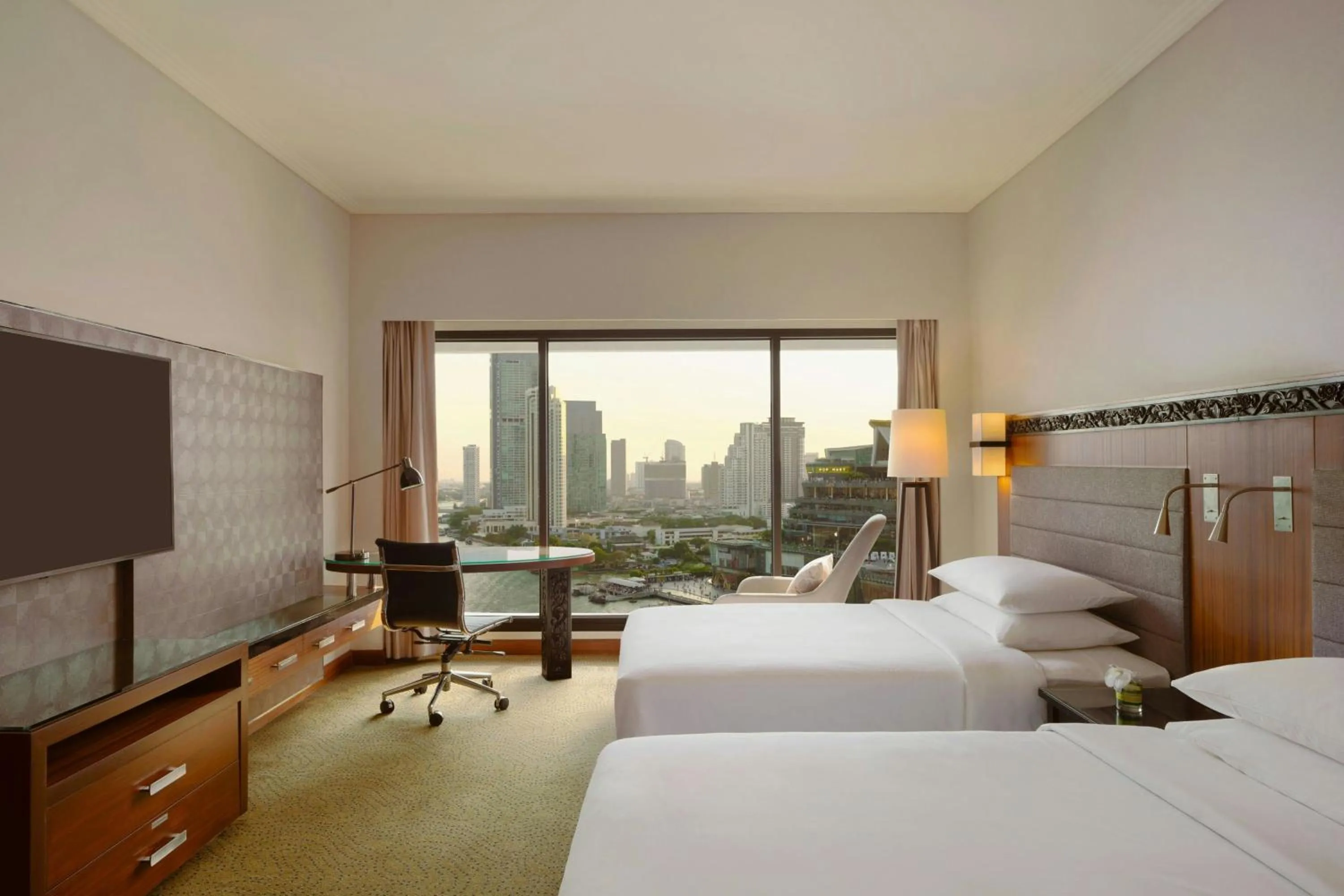 Photo of the whole room, Bed in Royal Orchid Sheraton Riverside Hotel Bangkok