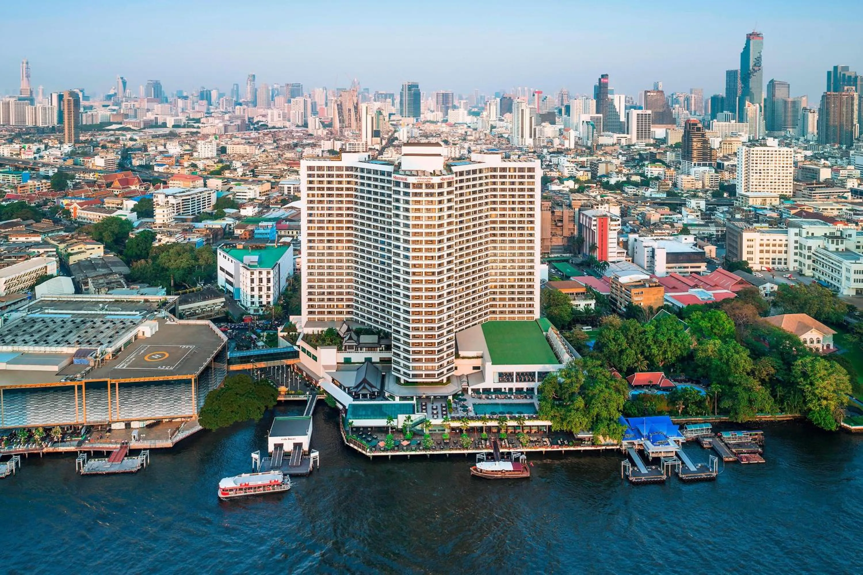 Property building in Royal Orchid Sheraton Riverside Hotel Bangkok
