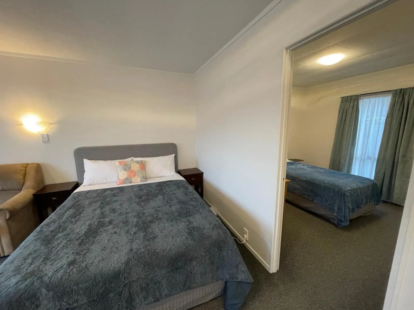 Bed in Cherry Court Motor Lodge