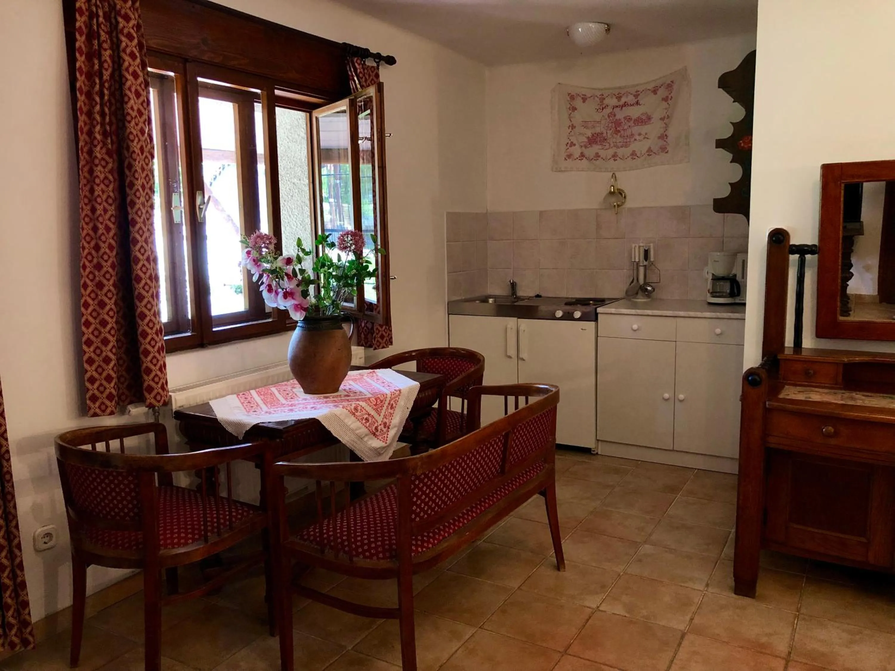 The Houses of History - anno 1830