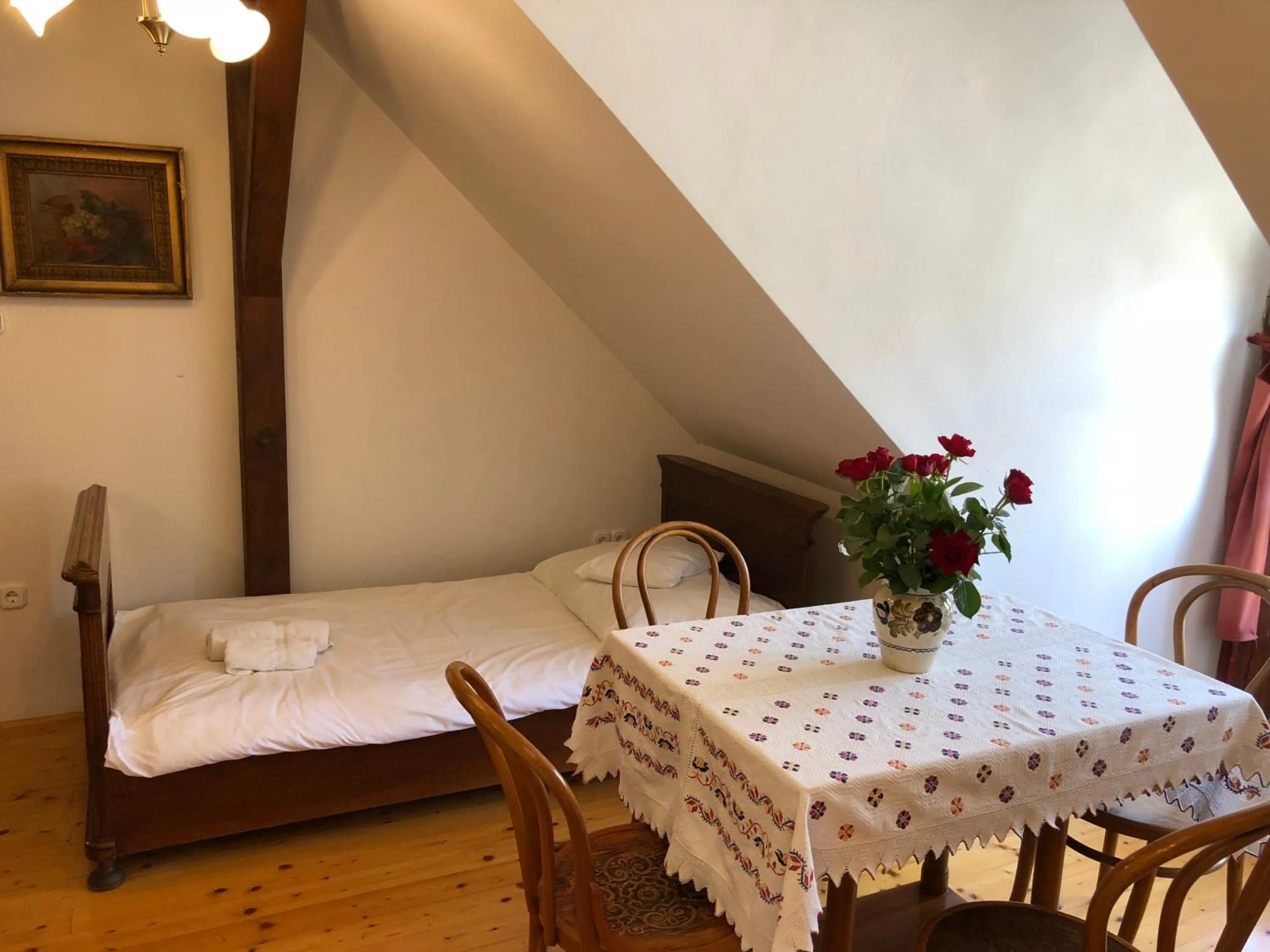 Bed in The Houses of History - anno 1830