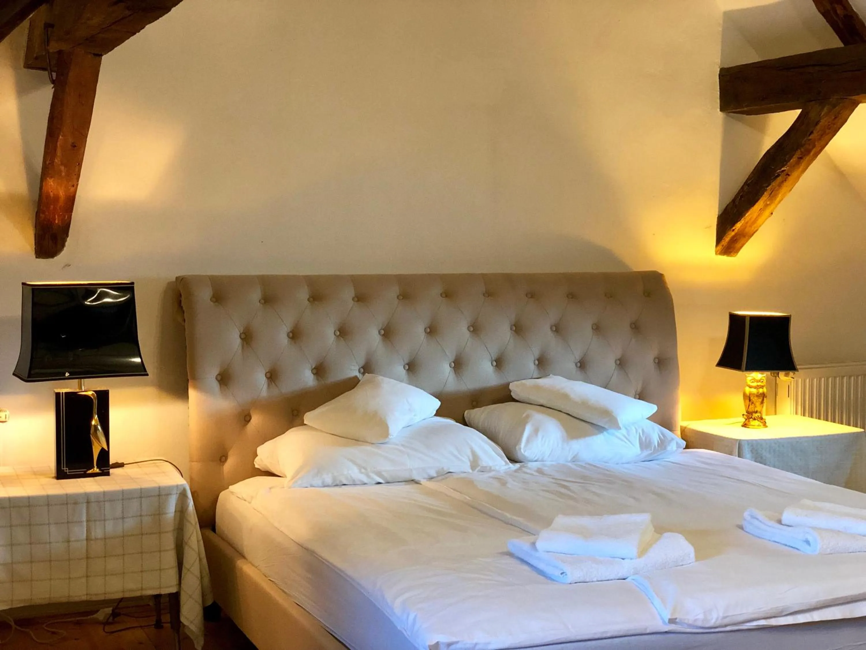 Bed in The Houses of History - anno 1830