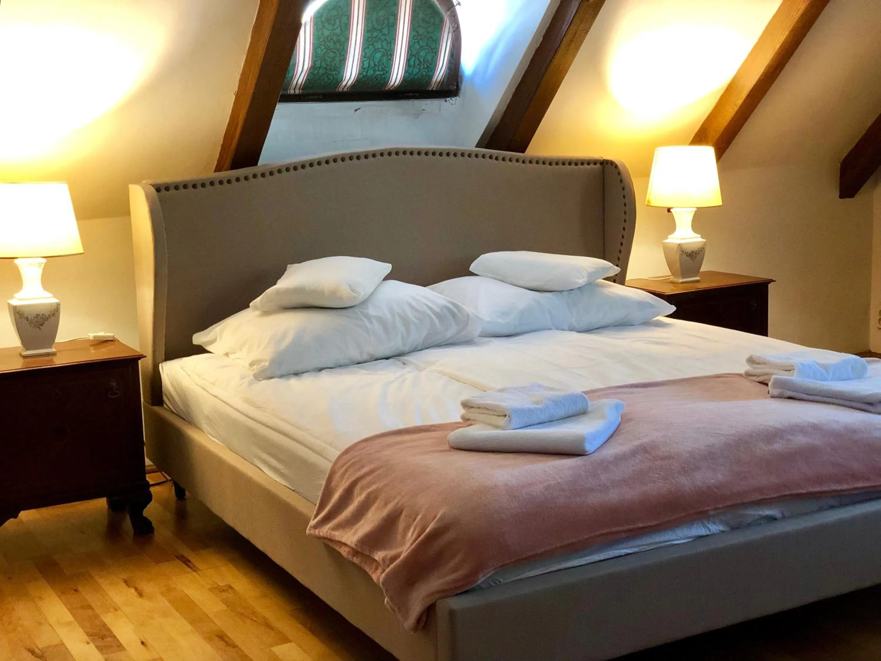 Bed in The Houses of History - anno 1830