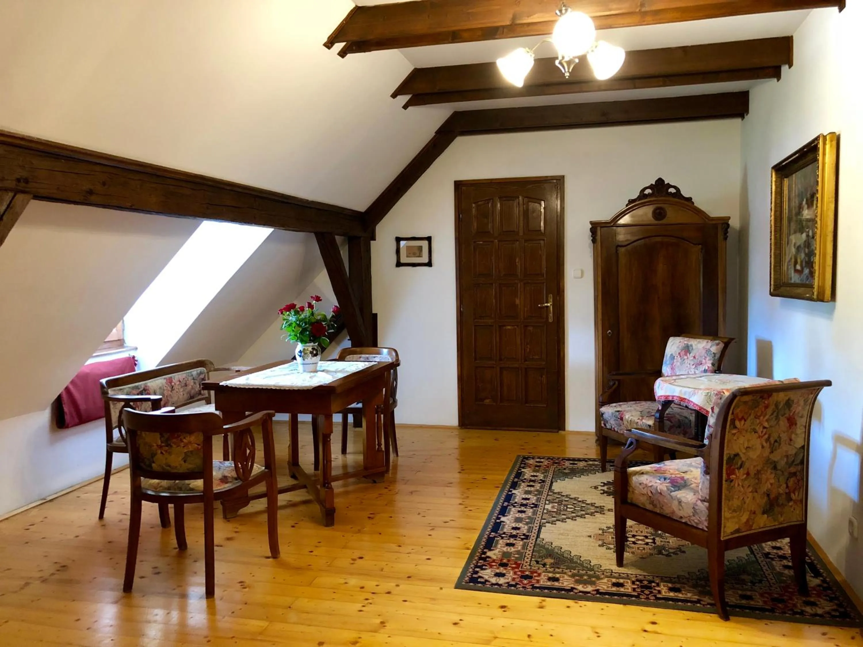 Communal lounge/ TV room in The Houses of History - anno 1830