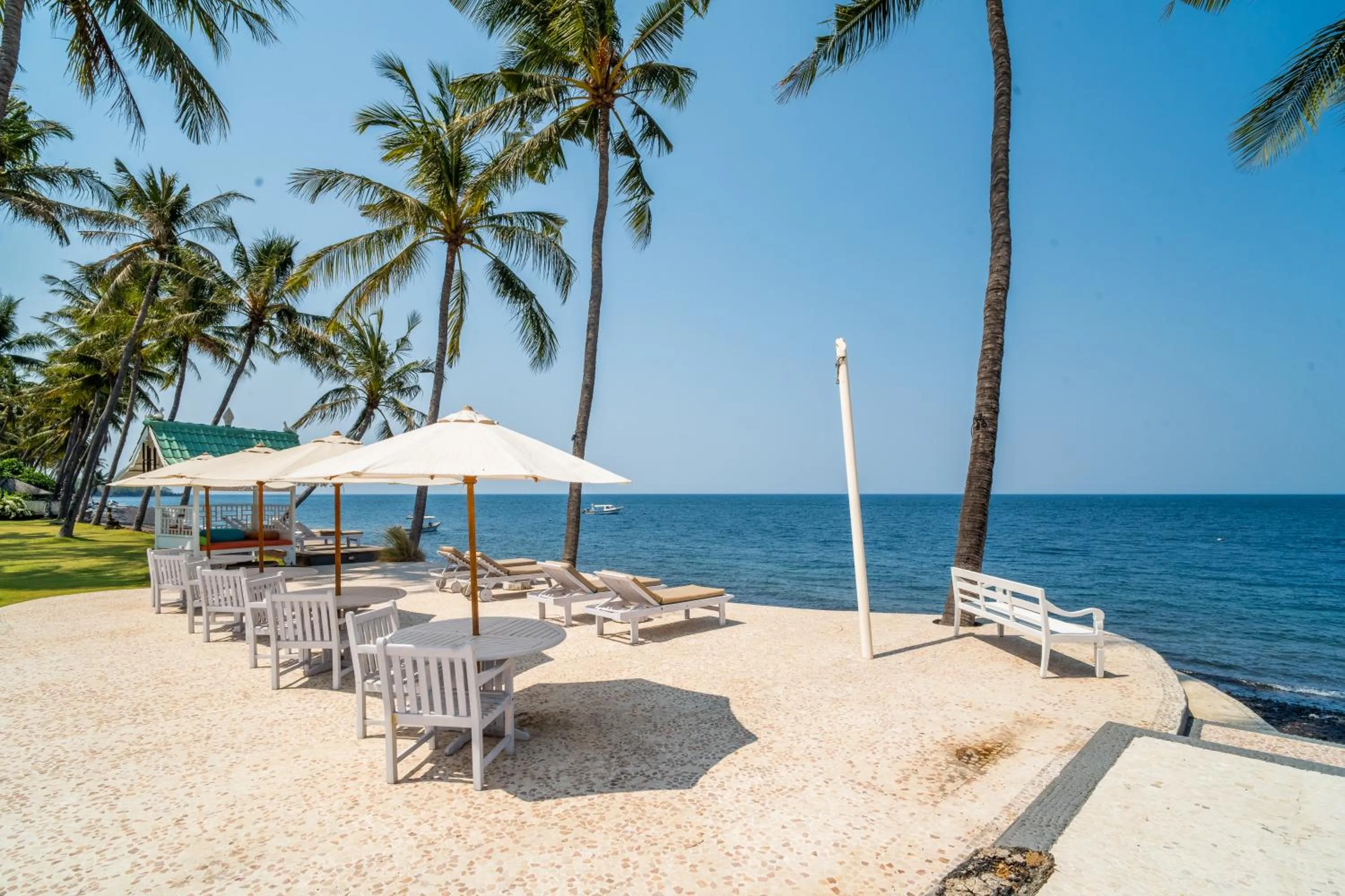 Restaurant/places to eat in Scuba Seraya Resort