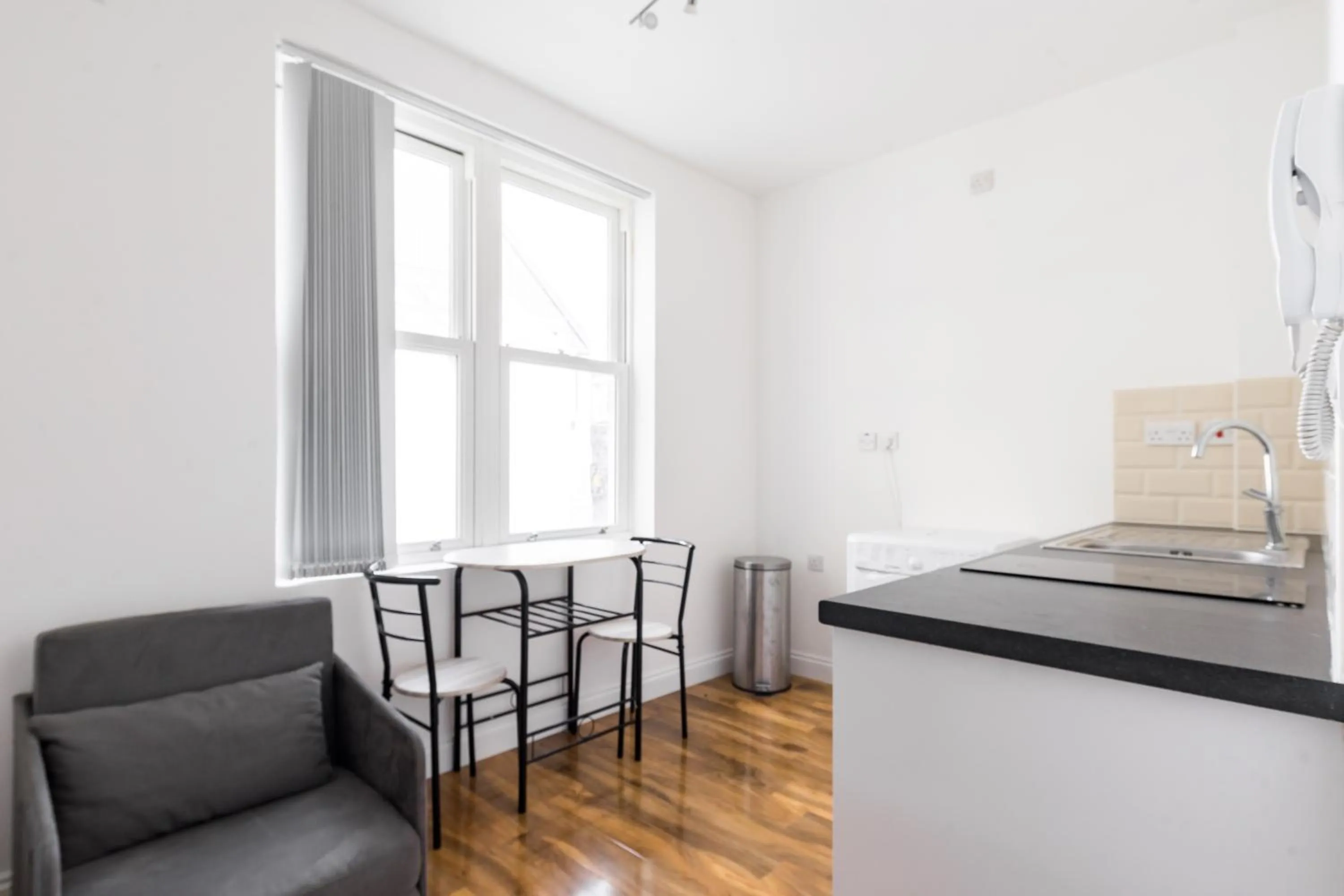 Kitchen or kitchenette in City Rooms