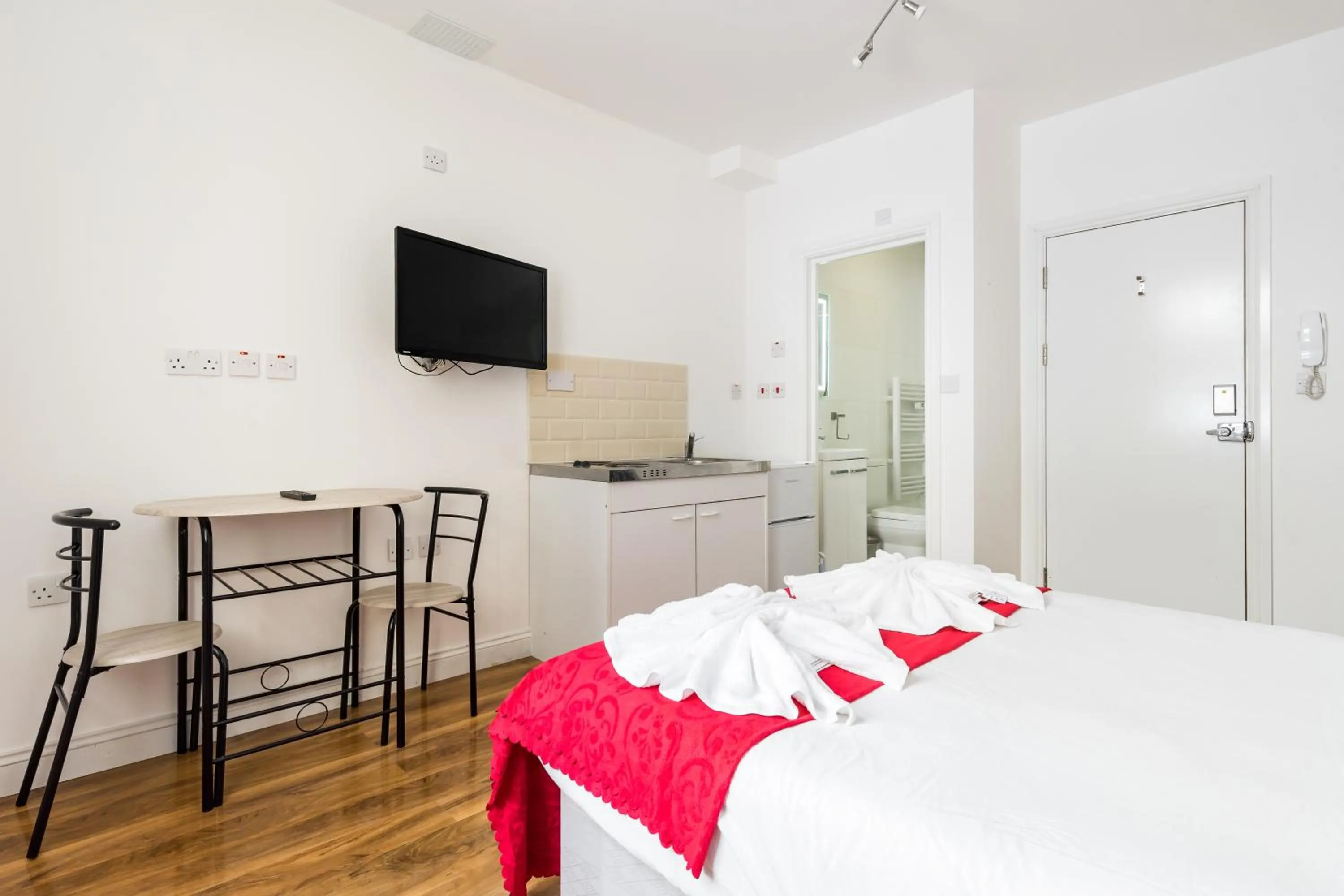 Other, Bed in City Rooms