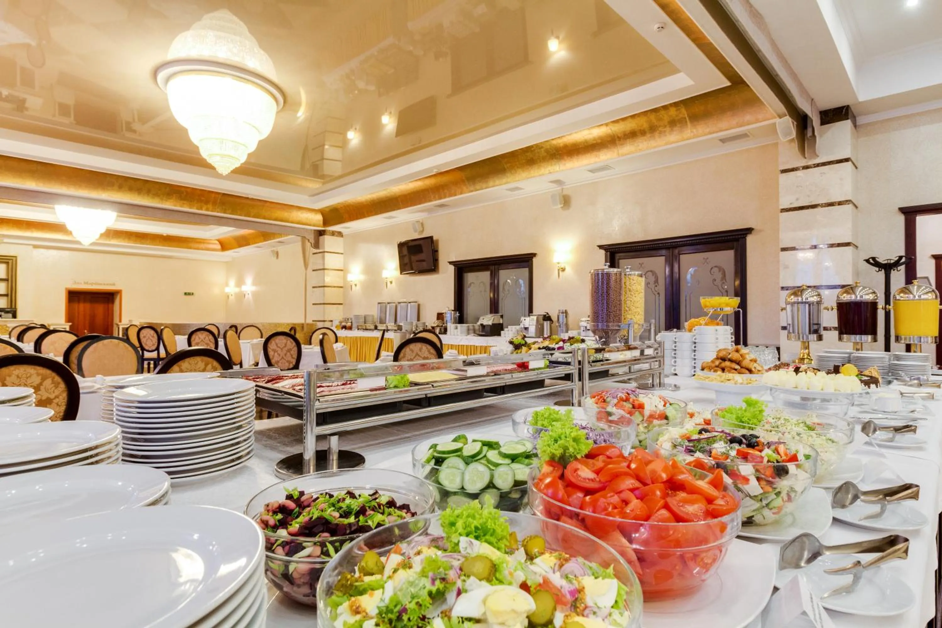 Restaurant/places to eat in Ukraine Hotel