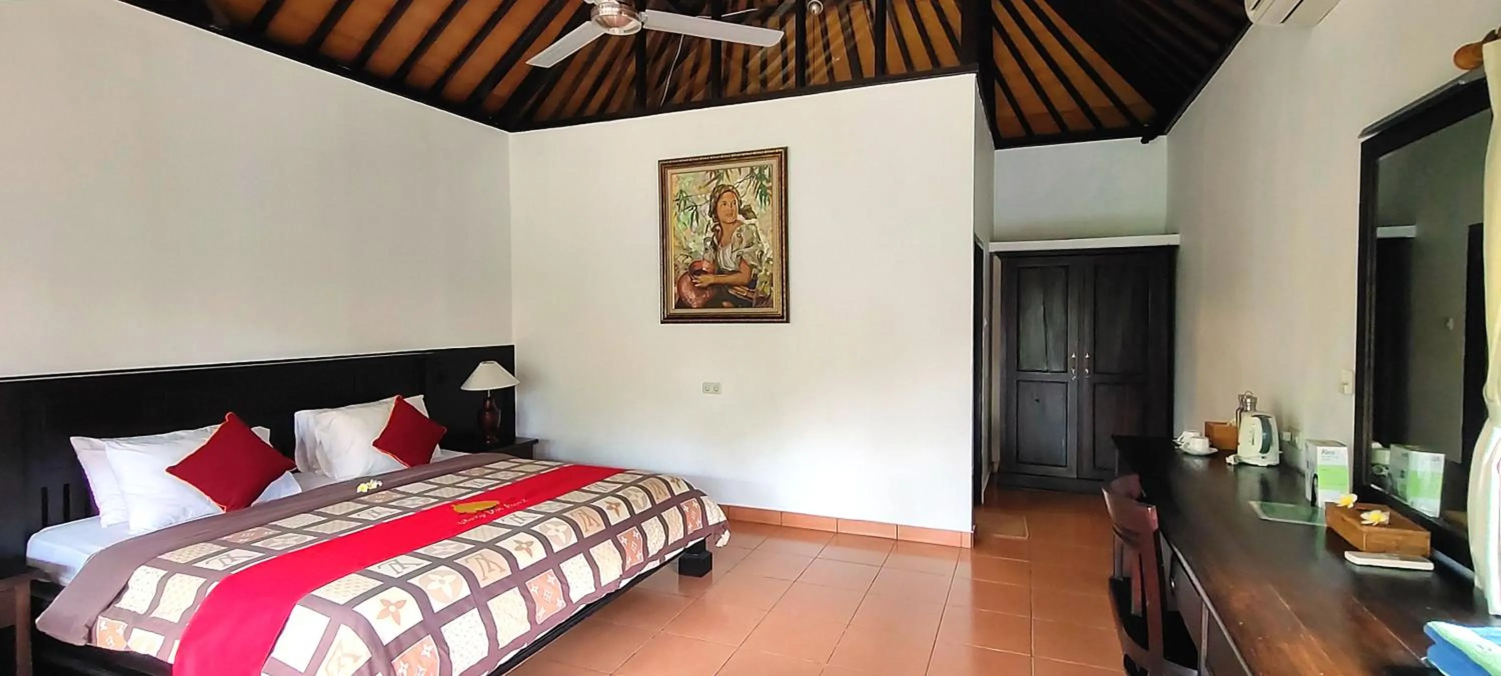 Bed in Liberty Dive Resort