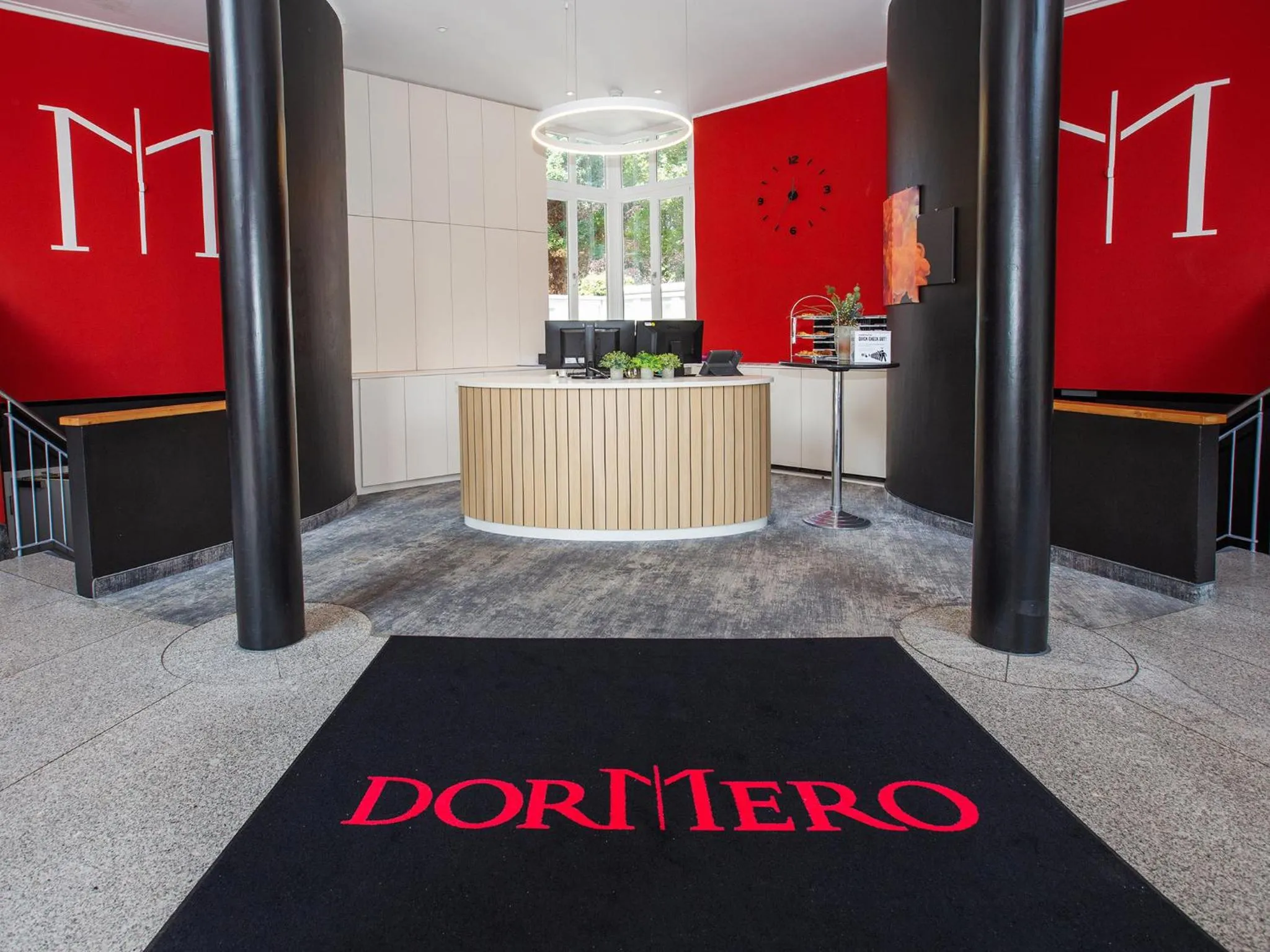Lobby or reception in DORMERO Hotel Bargenturm Lüneburg