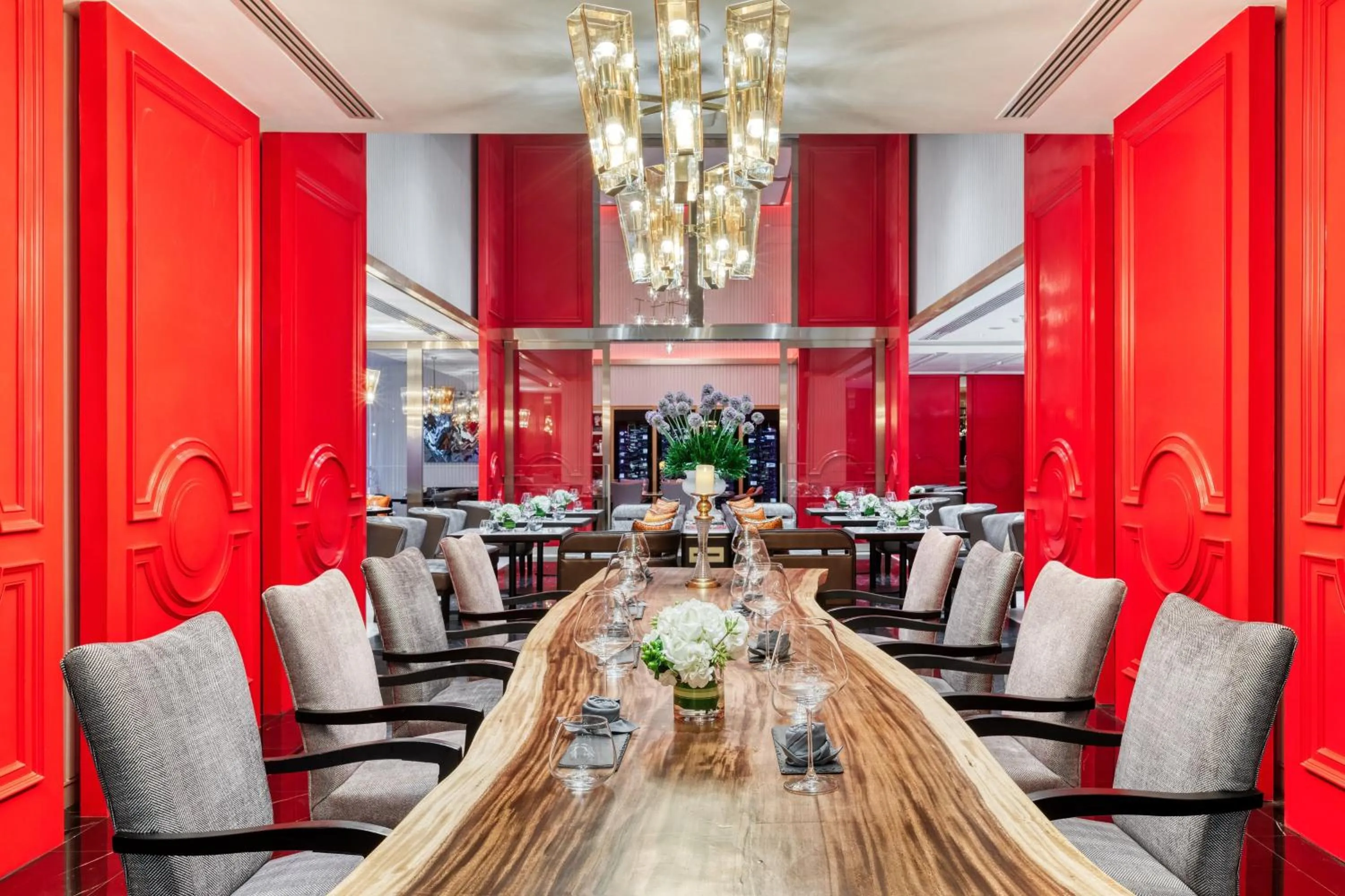 Restaurant/places to eat in The Athenee Hotel, a Luxury Collection Hotel, Bangkok