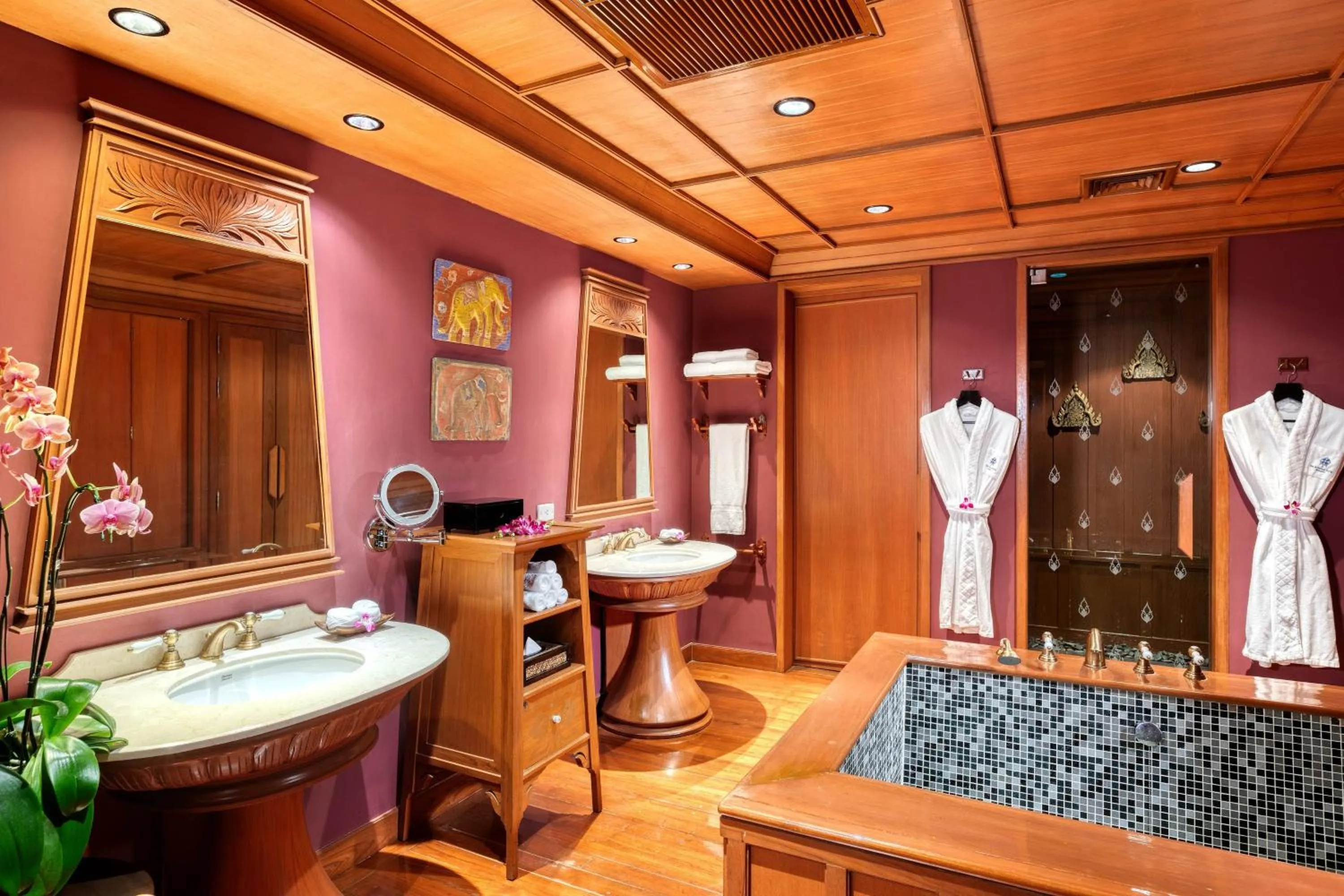 Bathroom in The Athenee Hotel, a Luxury Collection Hotel, Bangkok