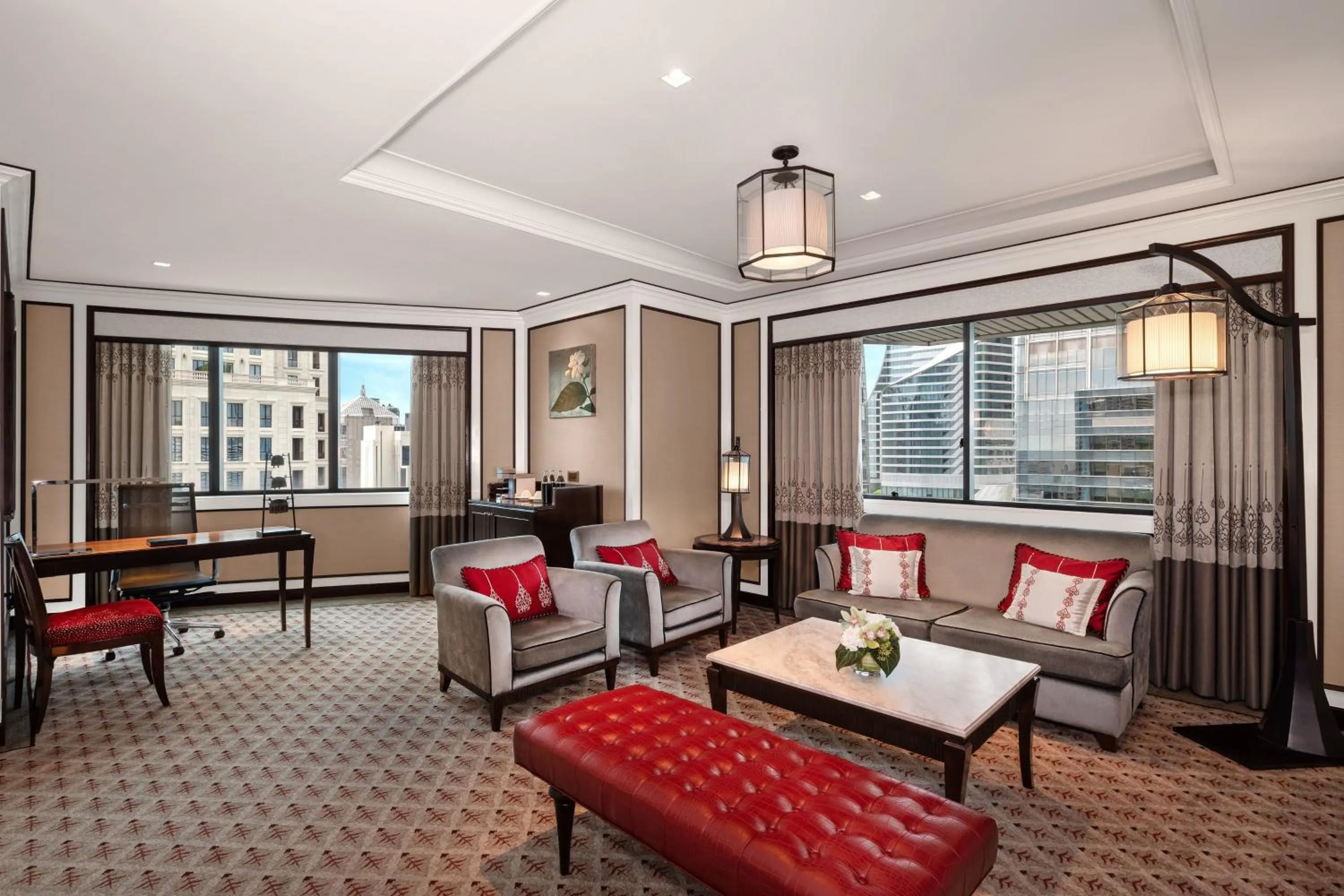 Living room in The Athenee Hotel, a Luxury Collection Hotel, Bangkok