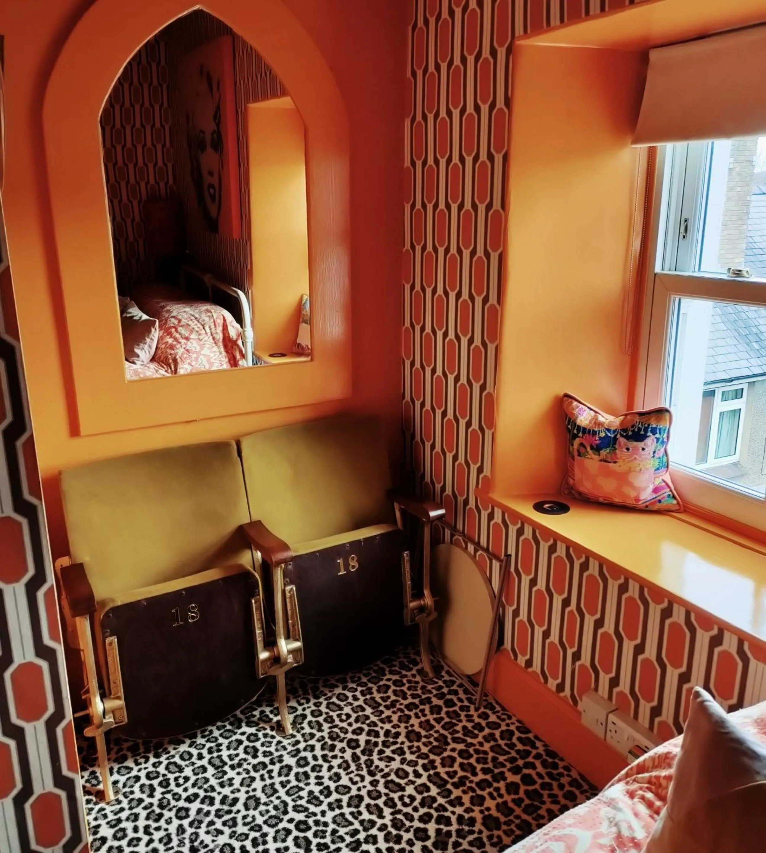 Seating area, Bed in Number 18