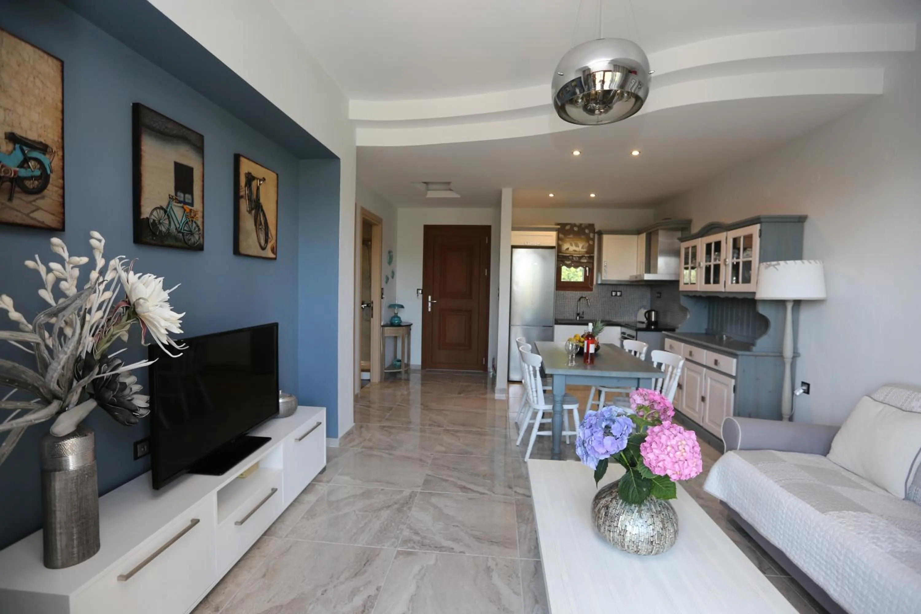 TV and multimedia in Skiathos Argento