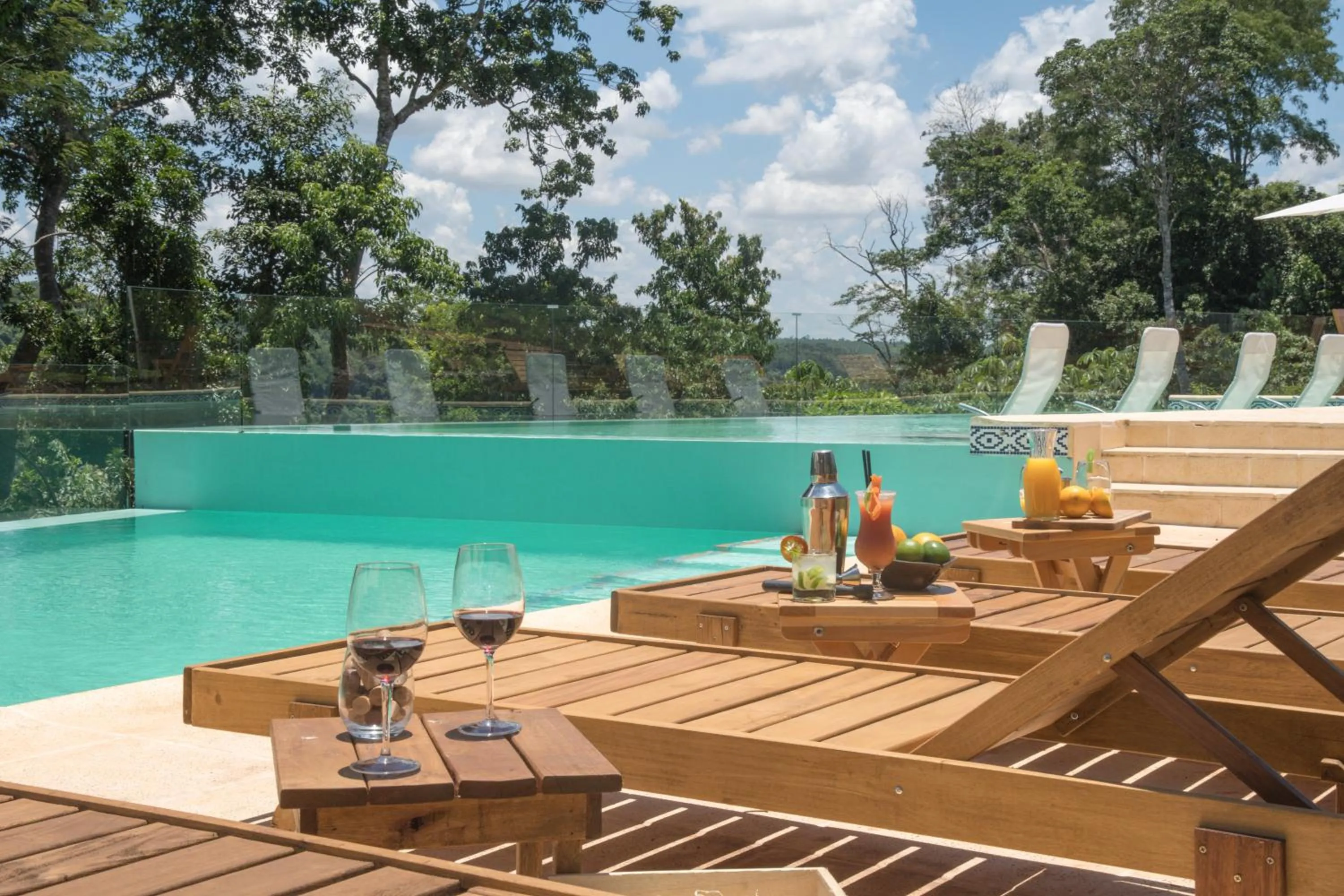 Swimming pool in Tupa Lodge