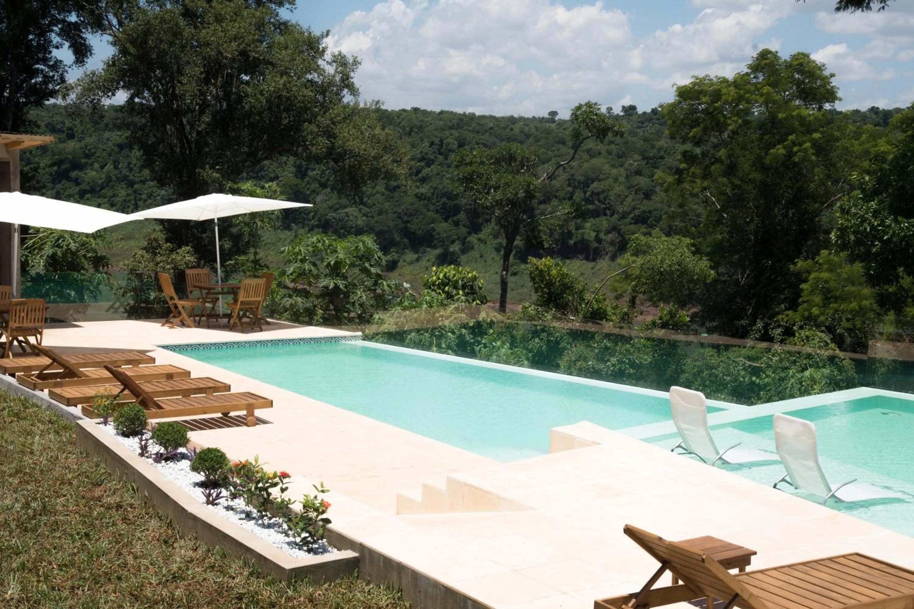 Swimming pool in Tupa Lodge