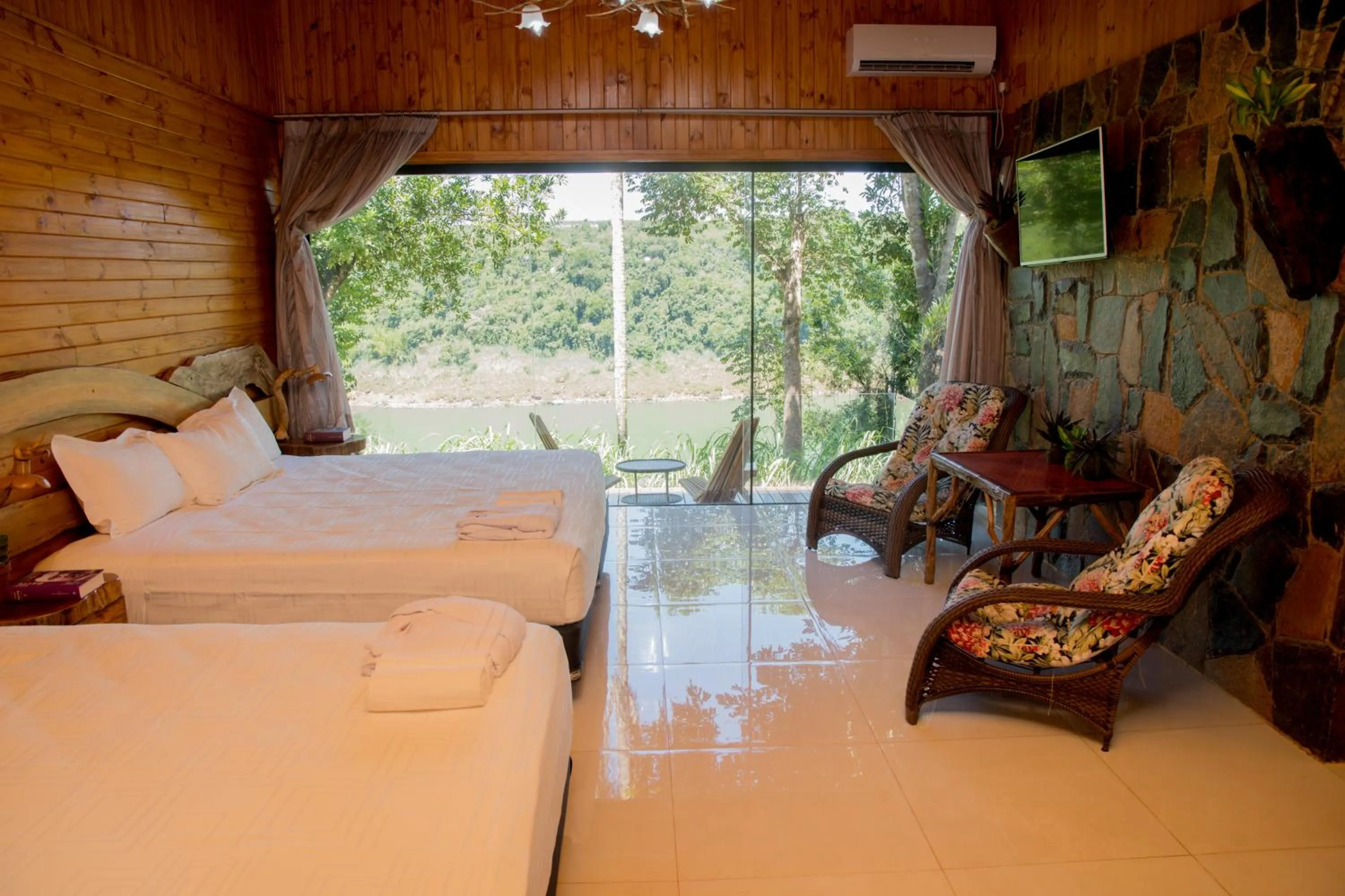 Bed in Tupa Lodge