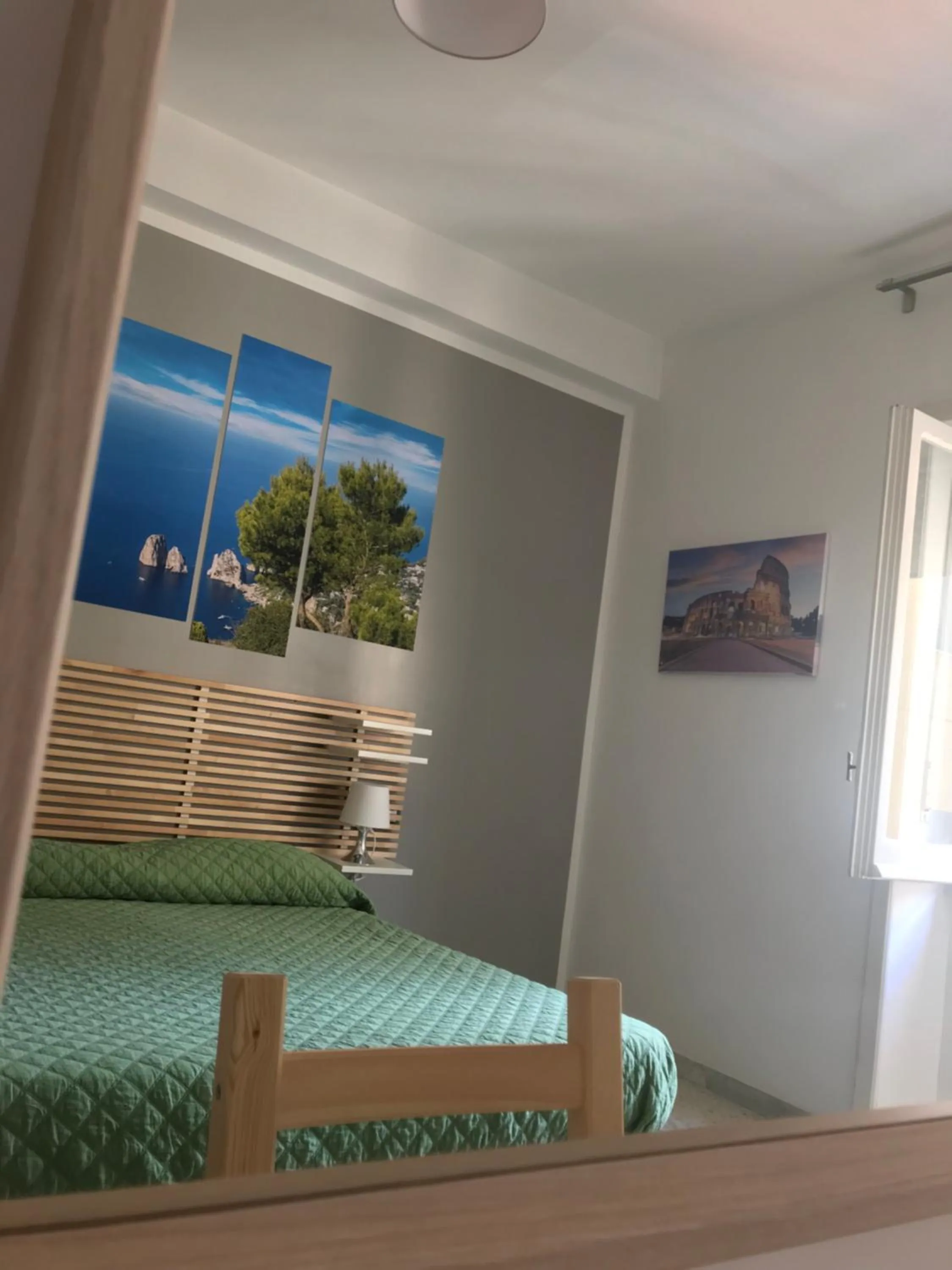 Photo of the whole room in B&B Salerno Center