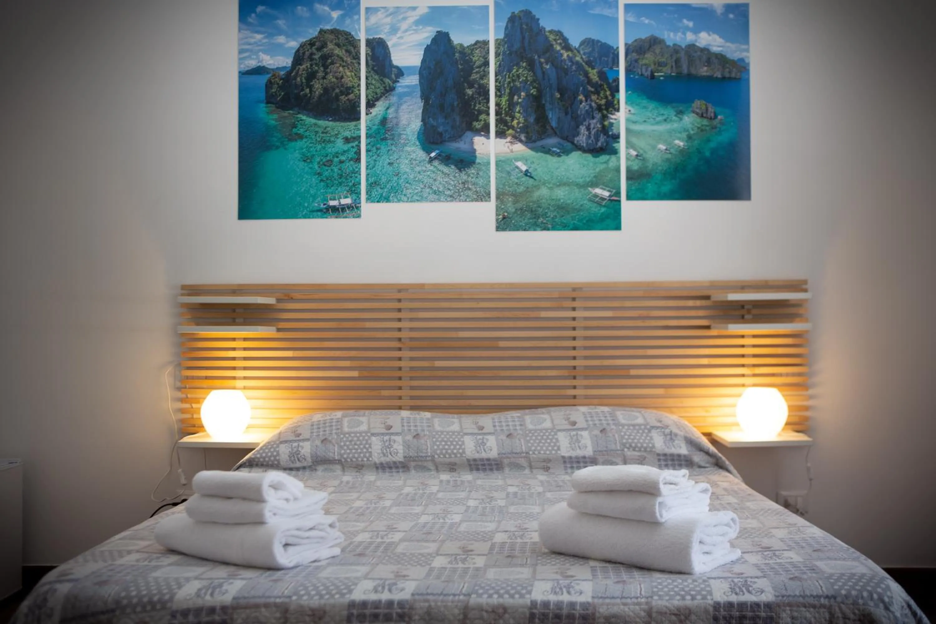 Photo of the whole room, Bed in B&B Salerno Center