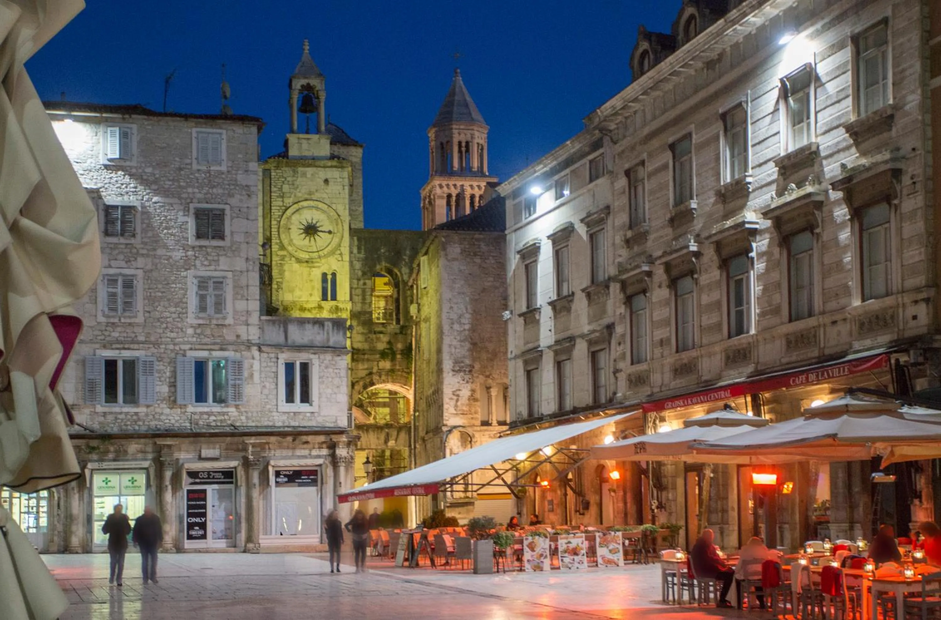 Neighbourhood in Villa Daky