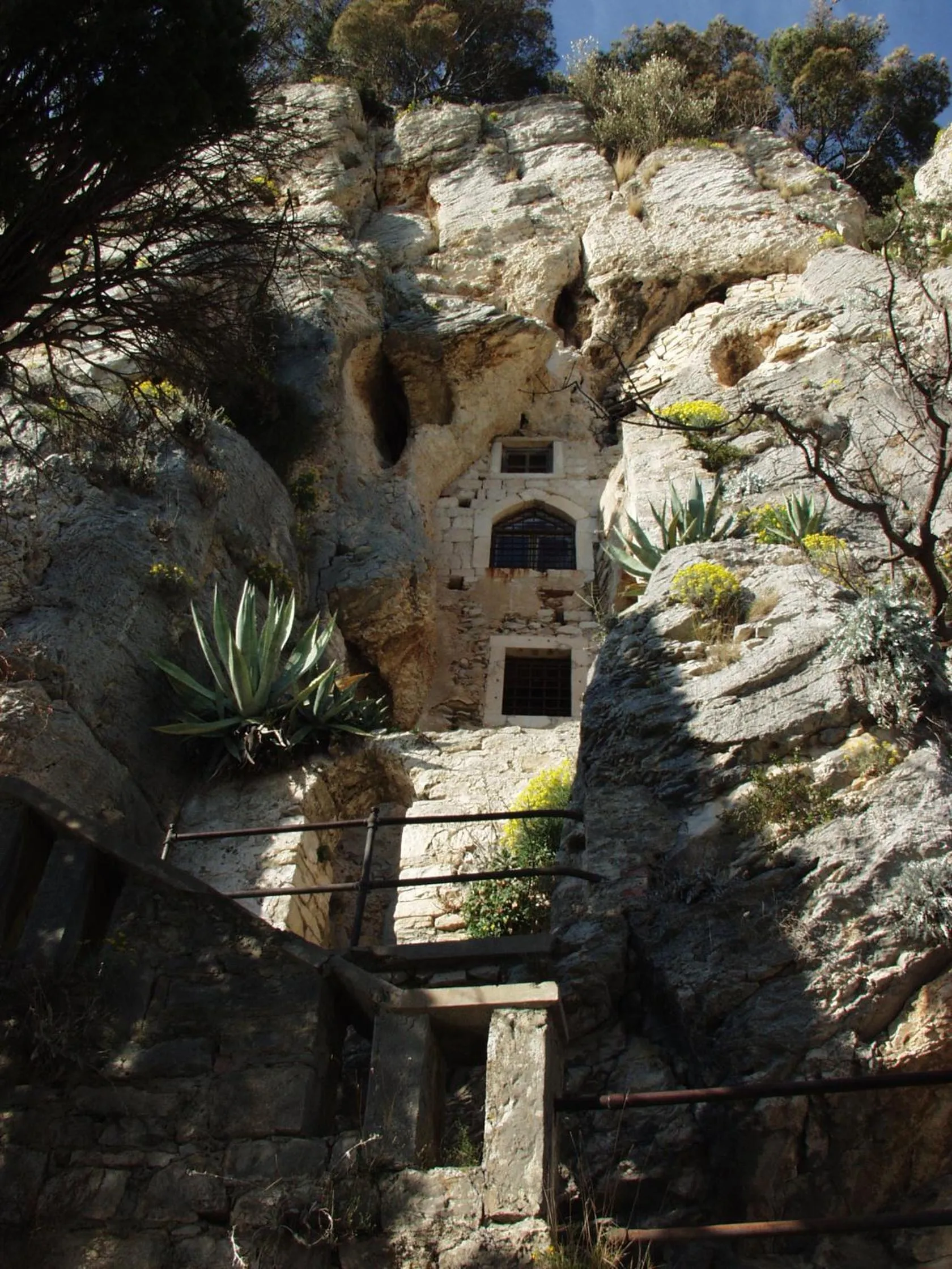 Nearby landmark in Villa Daky