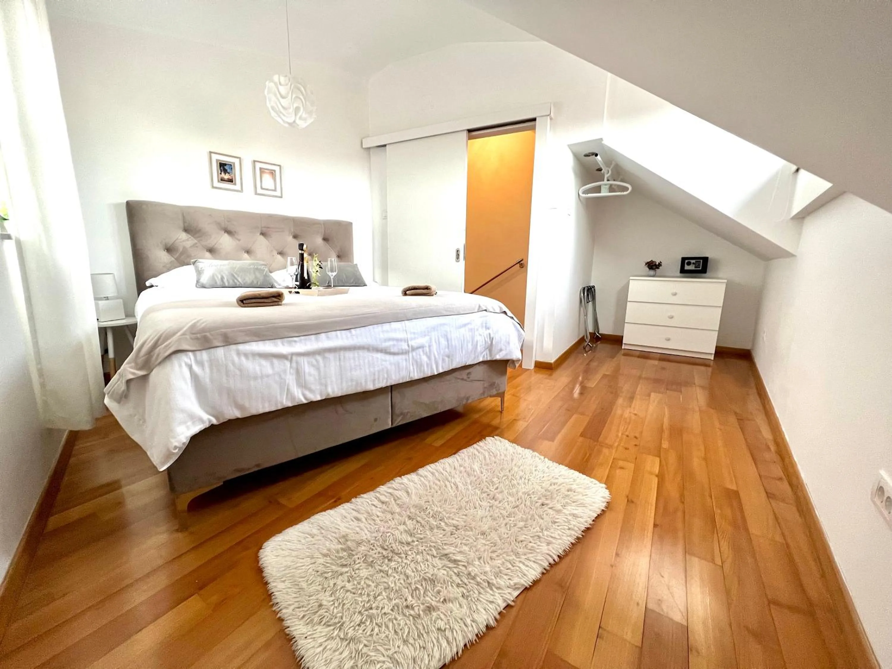 Bedroom, Bed in Villa Daky