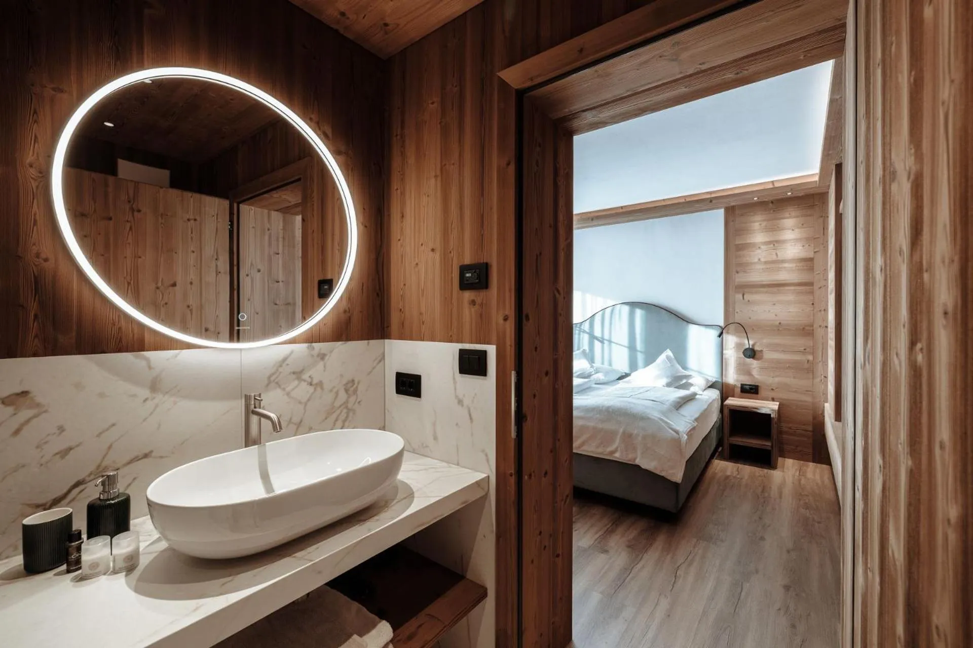 Shower, Bed in Appartamenti Olympic