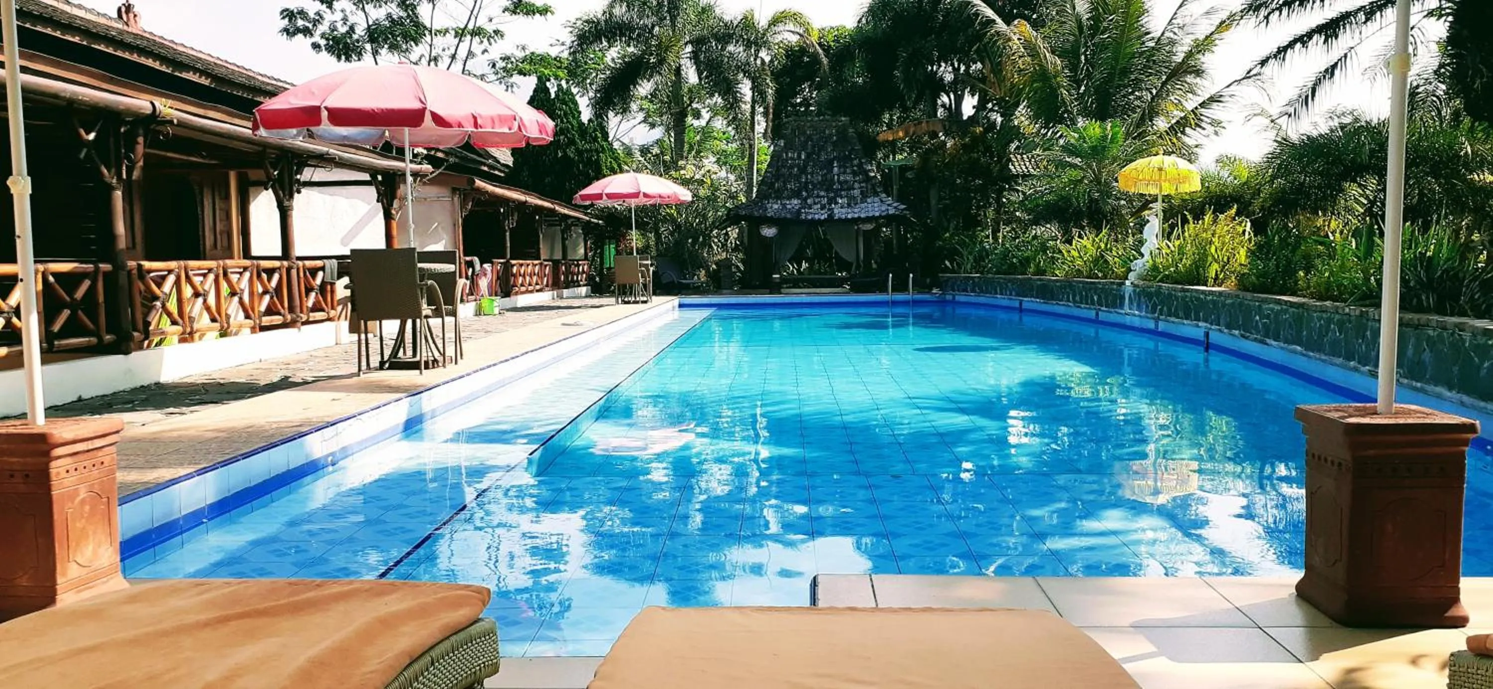 Swimming pool in Villa Sumbing Indah