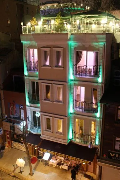 Facade/entrance in Charm Hotel