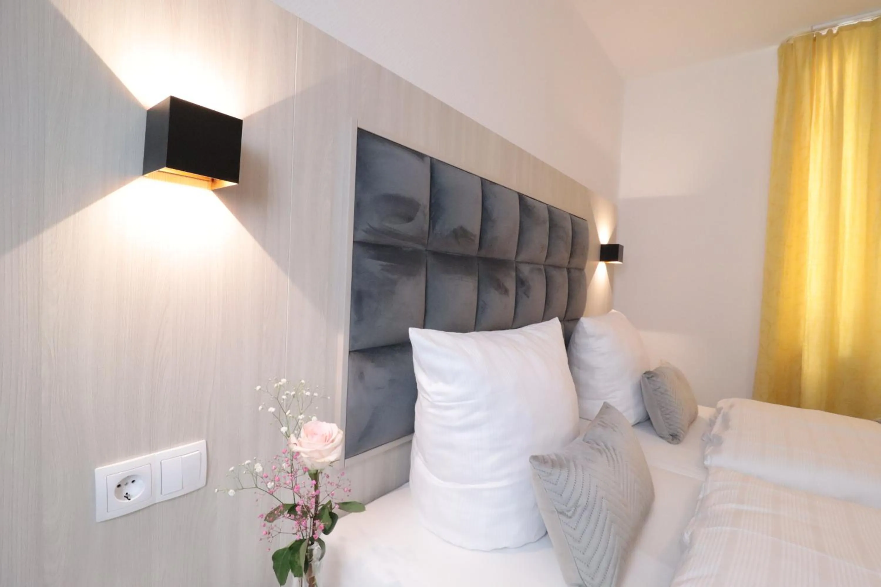 Photo of the whole room, Bed in Hotel Kurparkblick