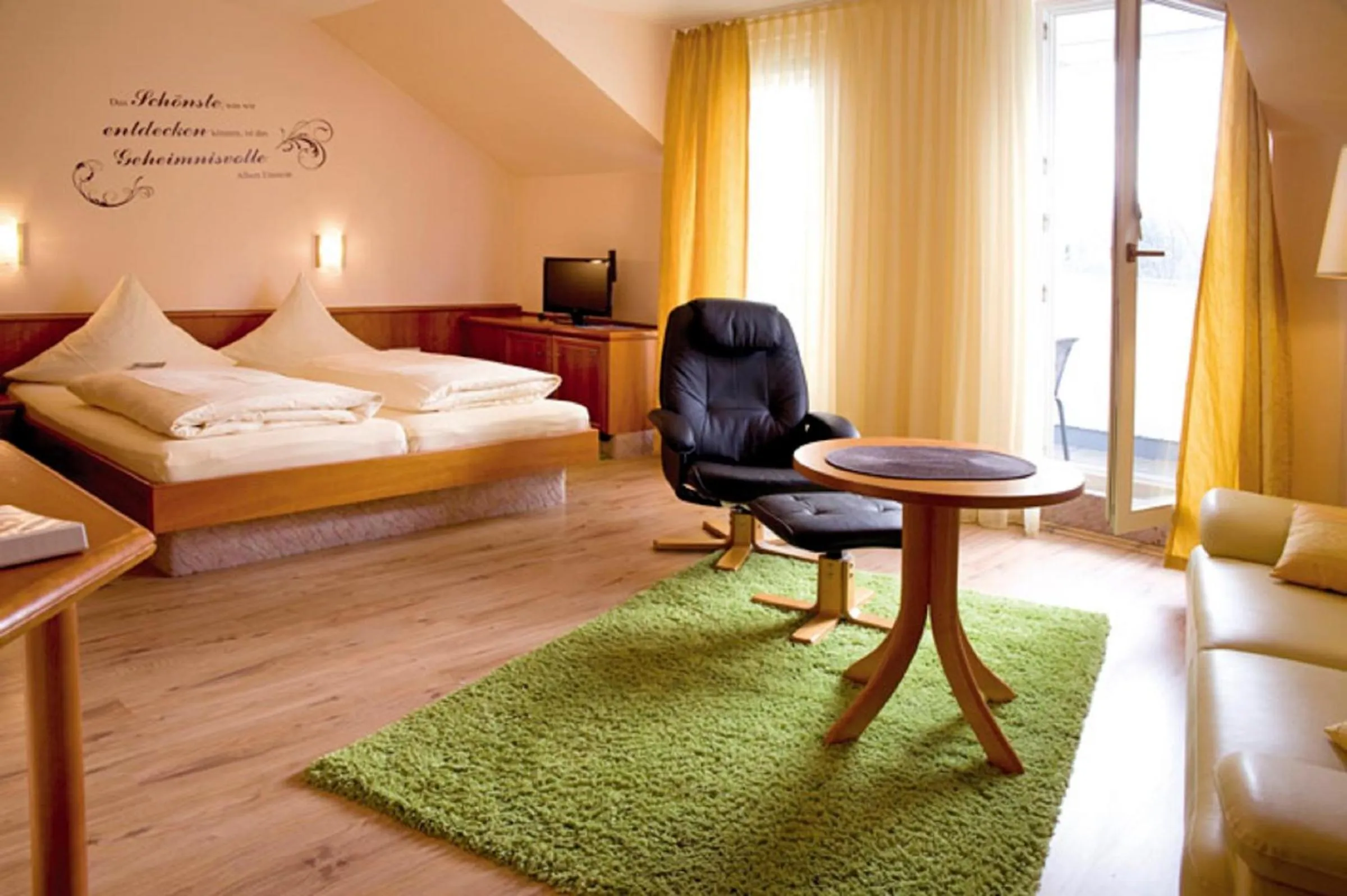 Photo of the whole room, Bed in Hotel Kurparkblick