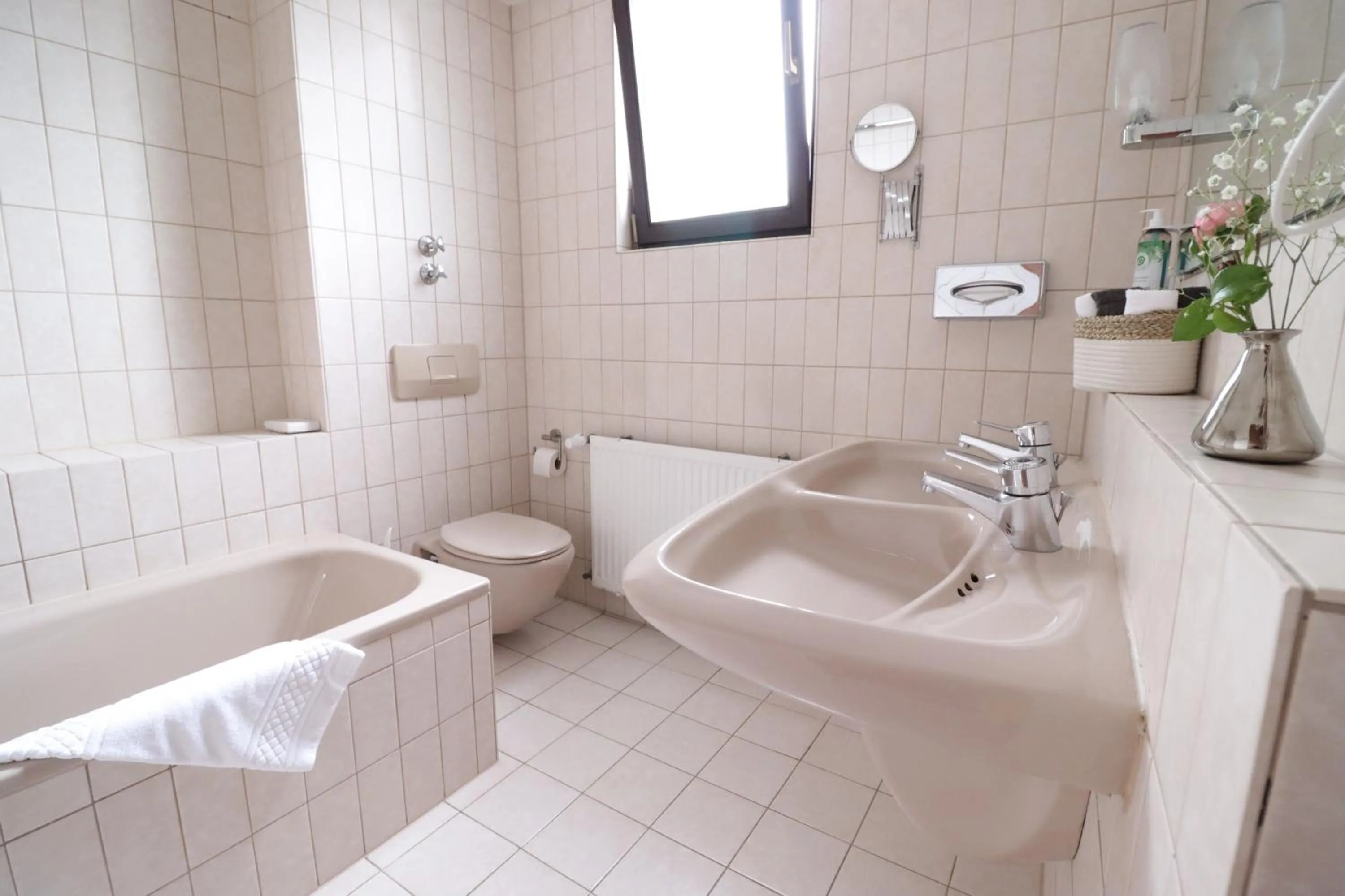 Bathroom in Hotel Kurparkblick