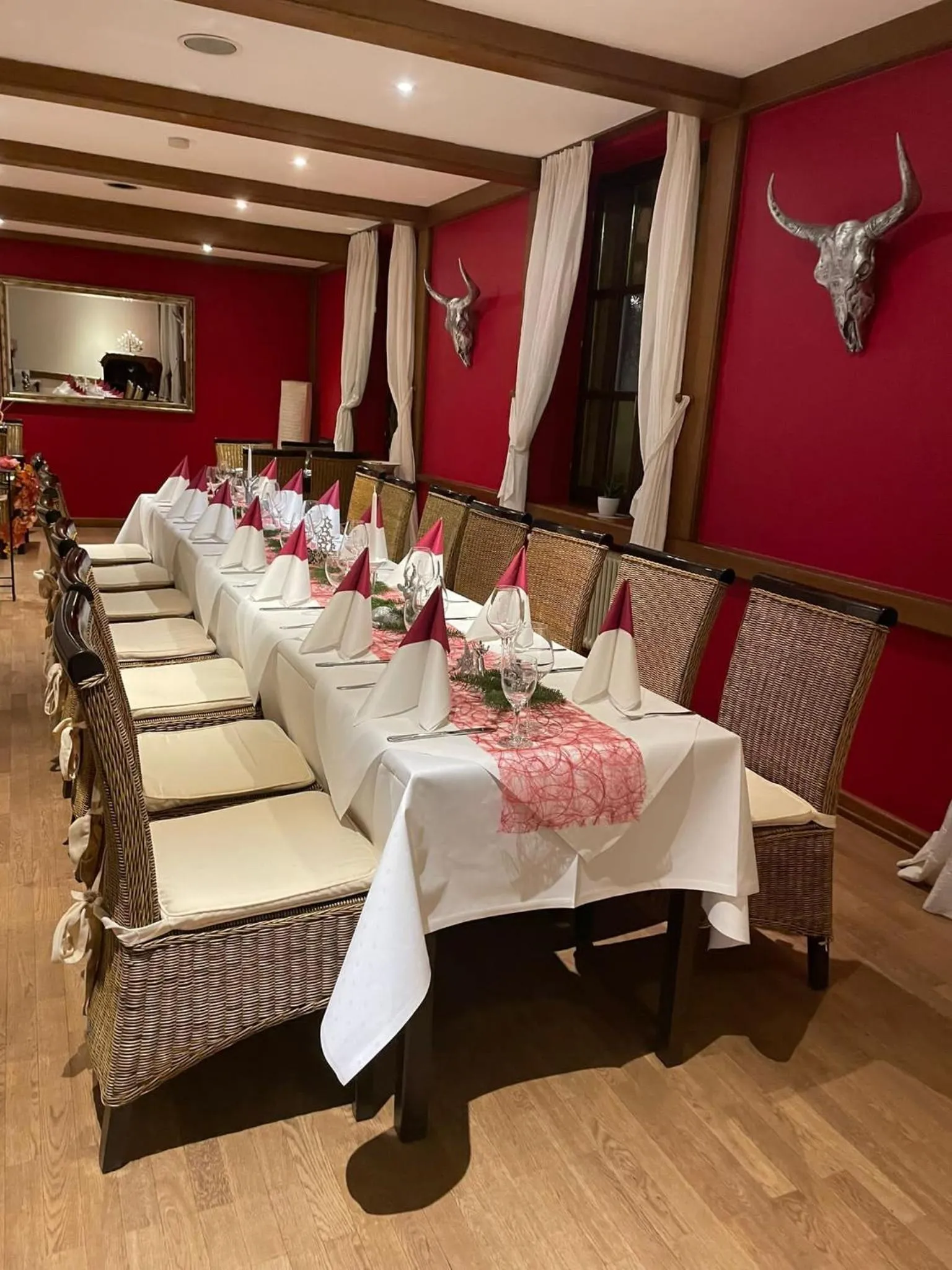 Restaurant/places to eat in Hotel Kurparkblick