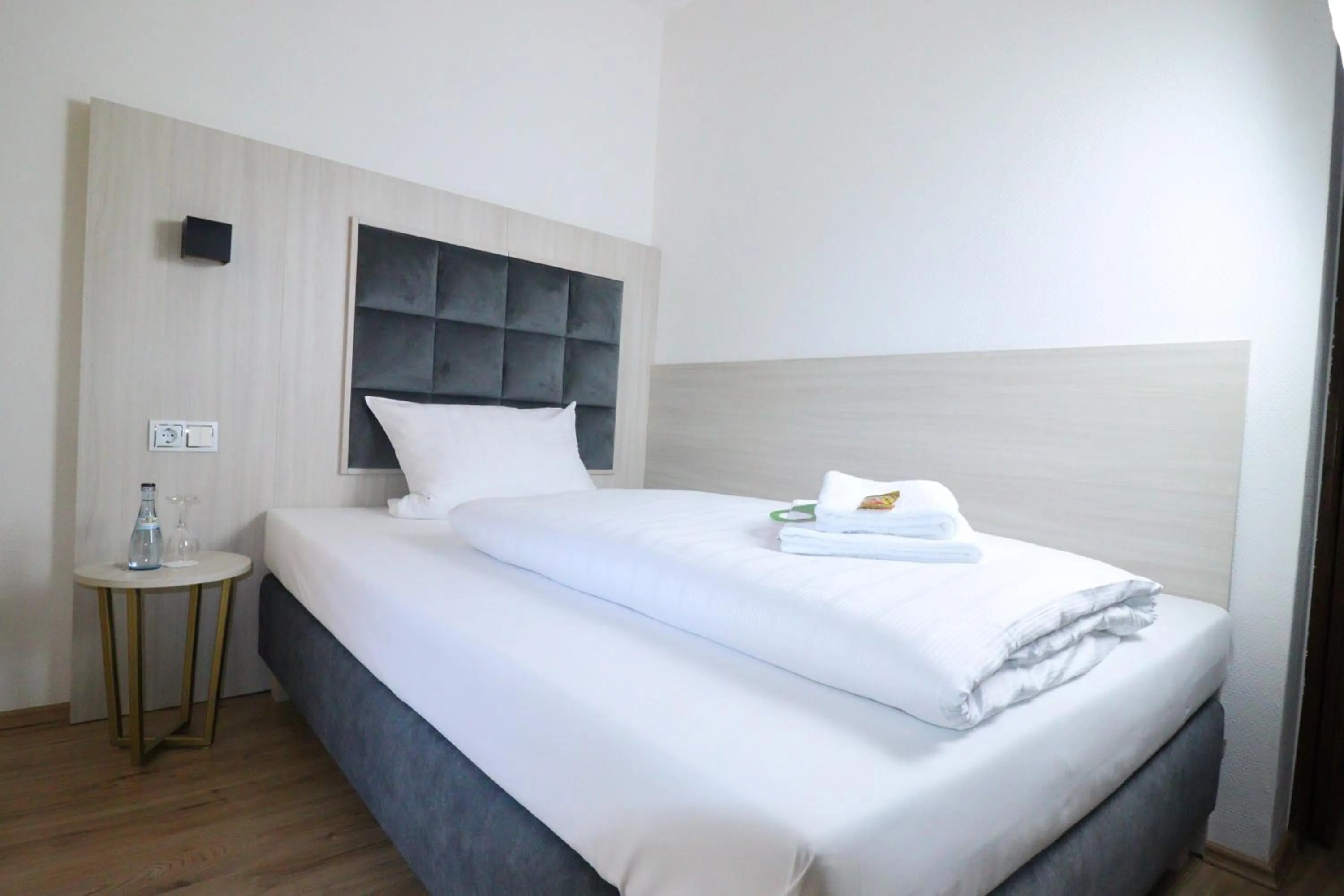 Bedroom, Bed in Hotel Kurparkblick