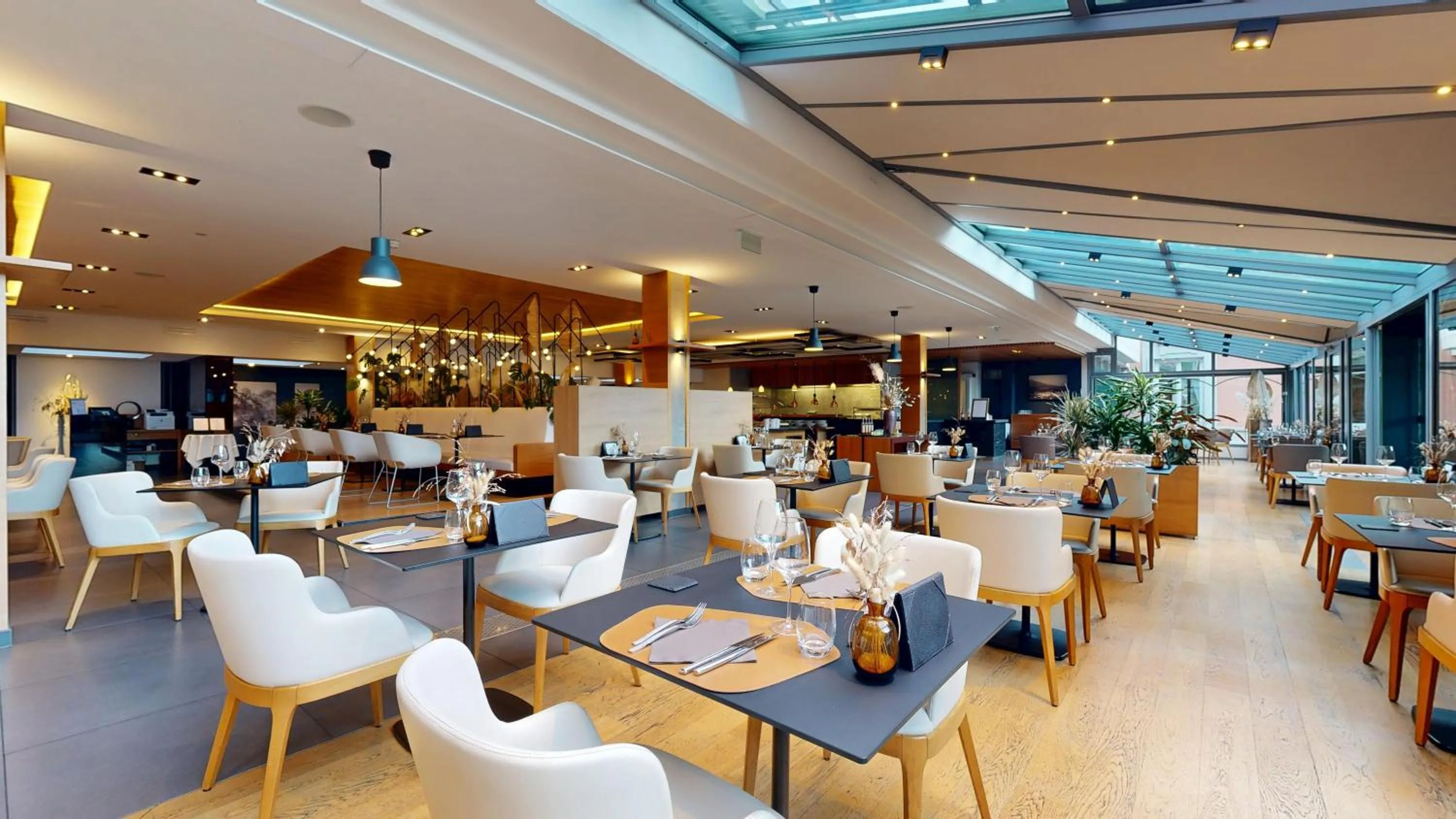 Restaurant/places to eat in Grand Hotel des Bains