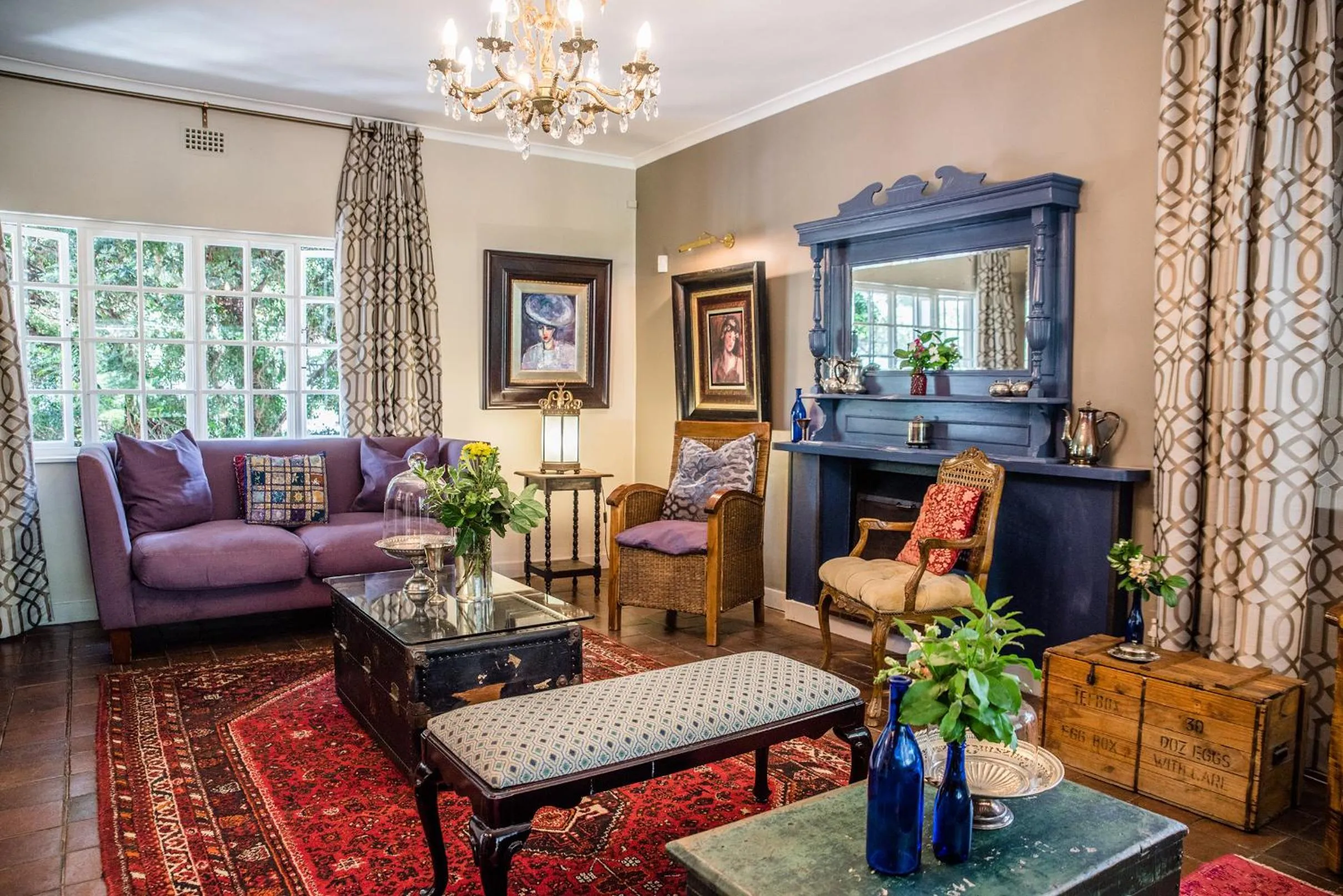 Living room in 5th Avenue Gooseberry Guest House