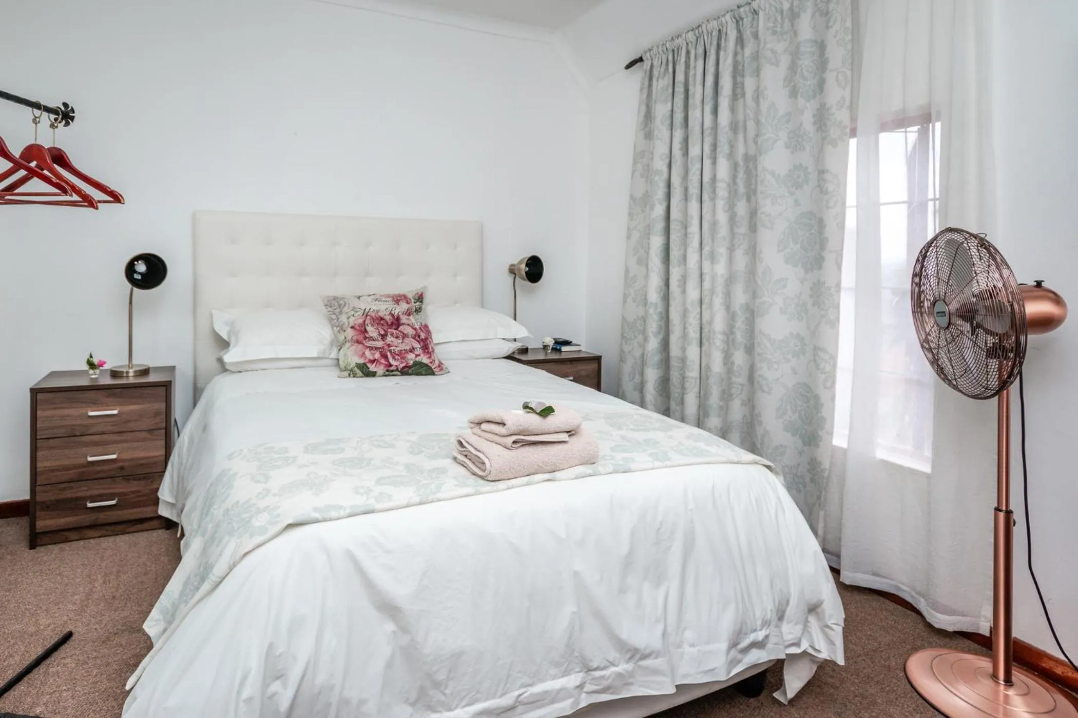 Photo of the whole room, Bed in 5th Avenue Gooseberry Guest House