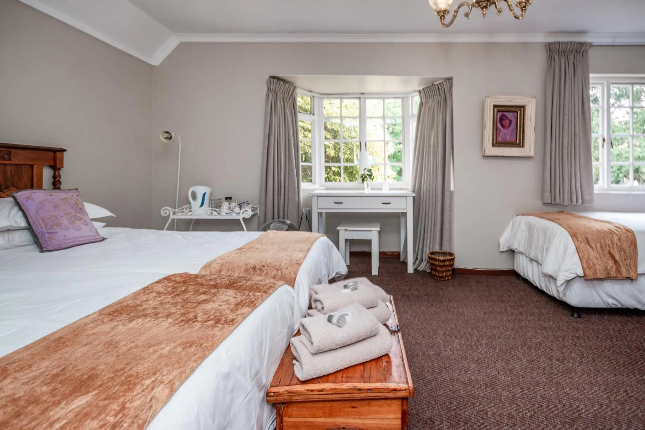 Bedroom, Bed in 5th Avenue Gooseberry Guest House