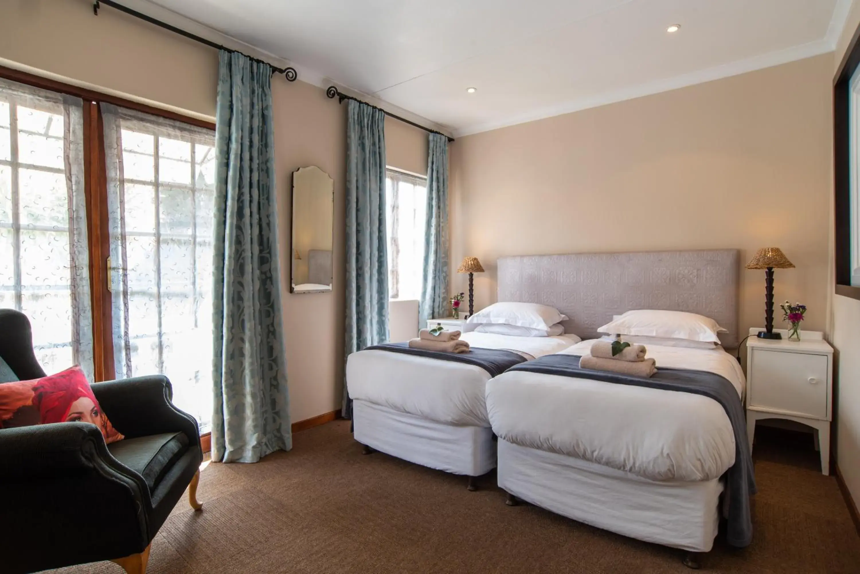 Twin Room with Balcony - Room 12 in 5th Avenue Gooseberry Guest House Twin Room with Balcony - Room 12 in 5th Avenue Gooseberry Guest House