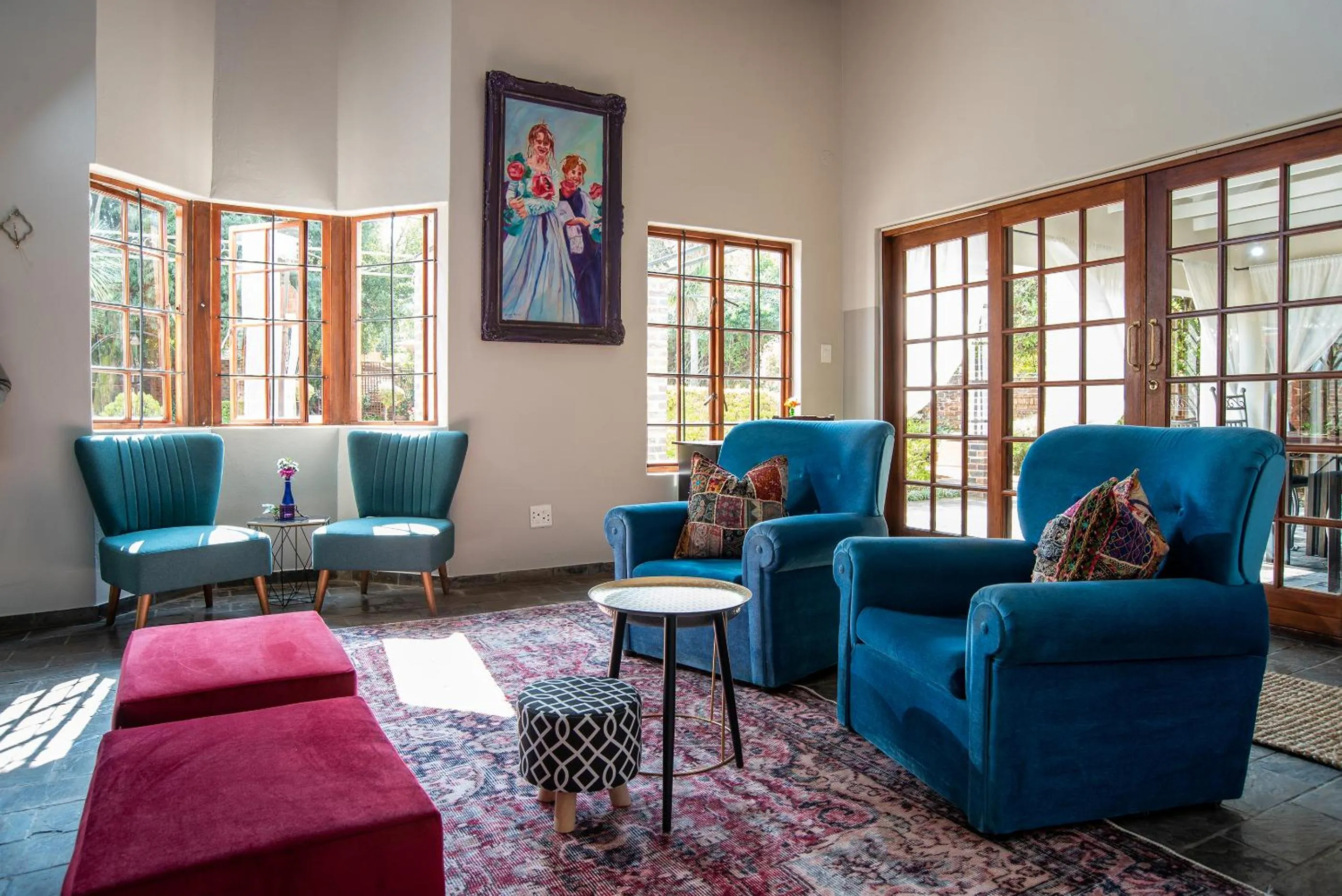 Living room in 5th Avenue Gooseberry Guest House