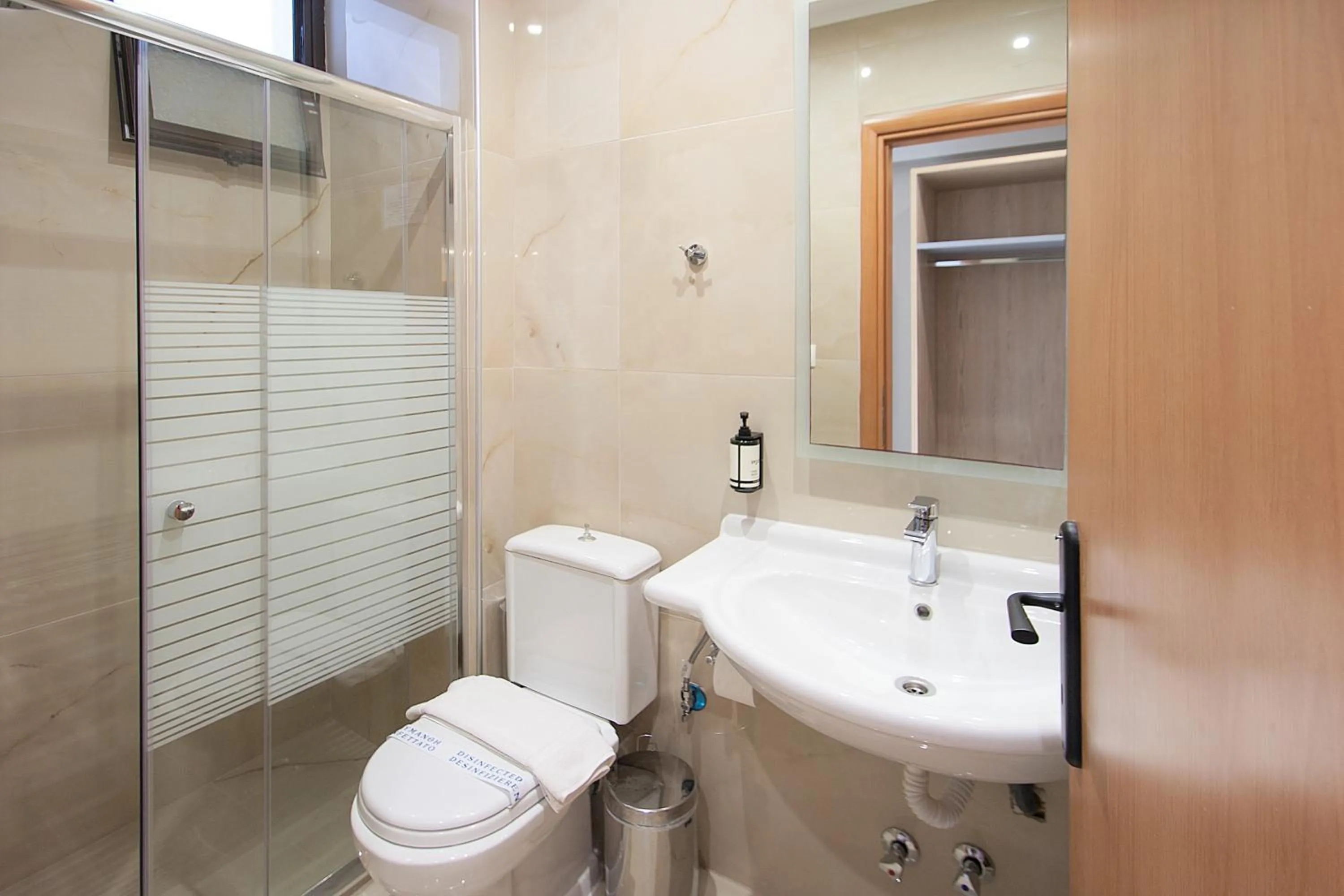 Bathroom in Hotel Punta