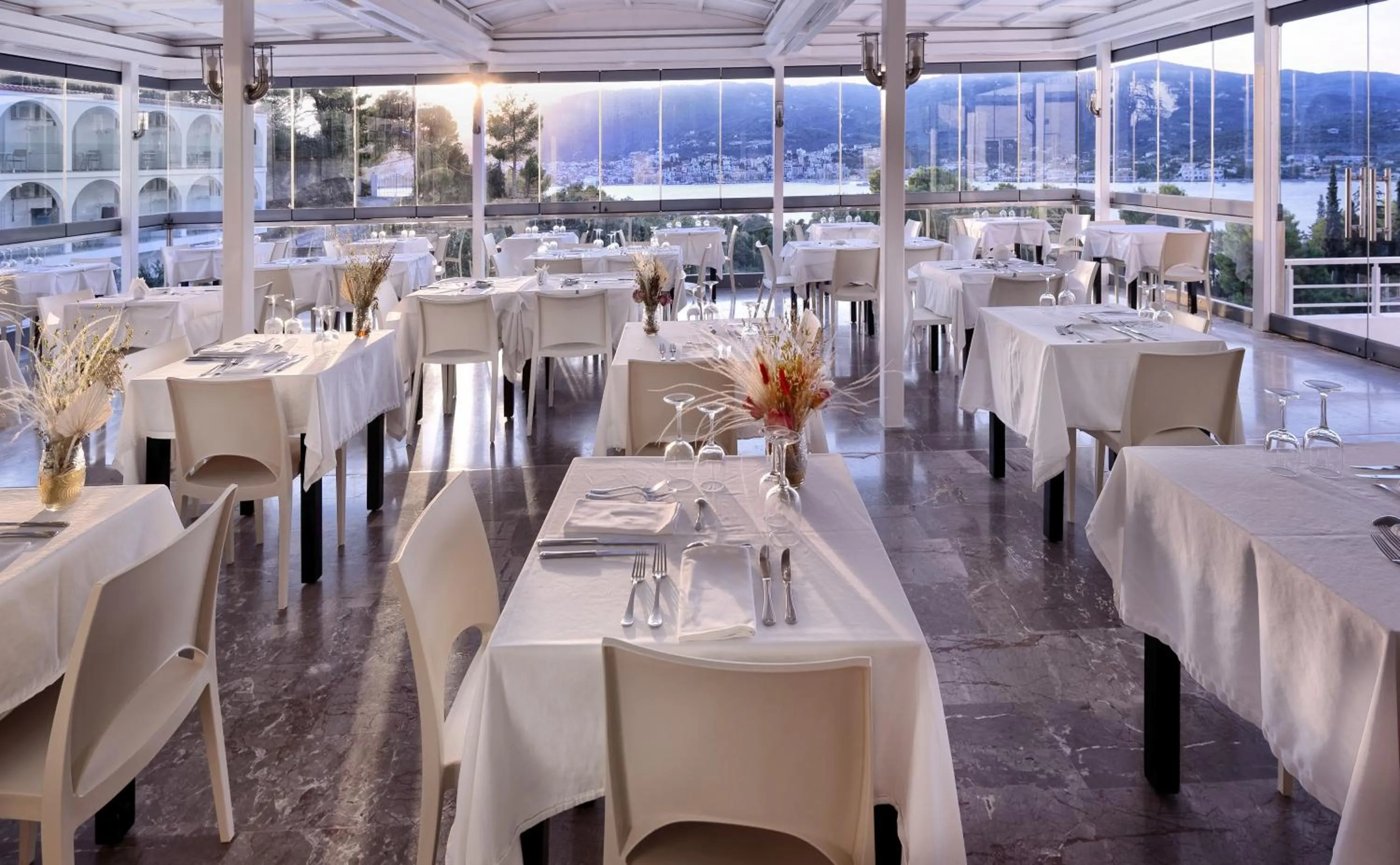 Restaurant/places to eat in Hotel Punta