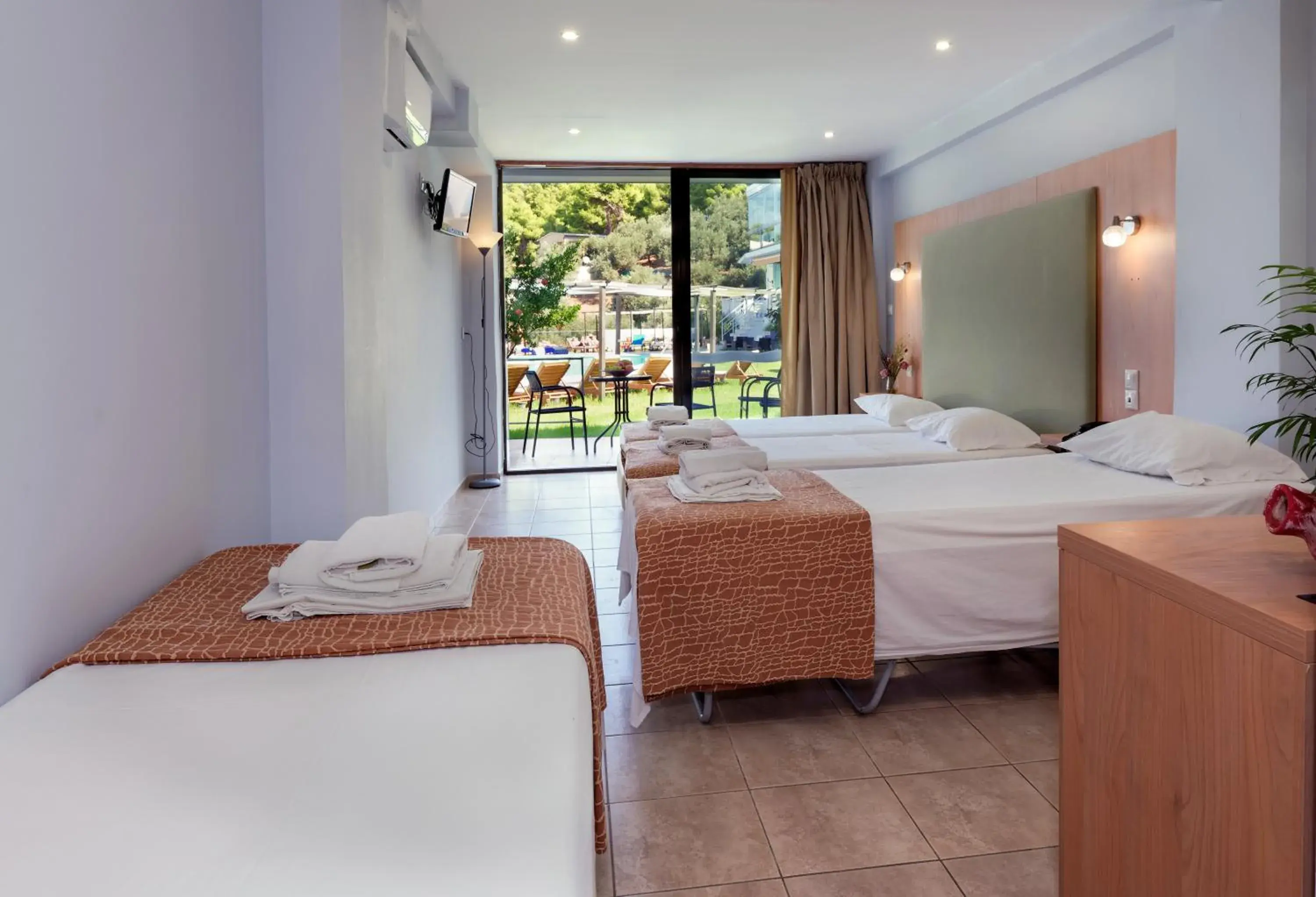 Quadruple Room in Hotel Punta Quadruple Room in Hotel Punta